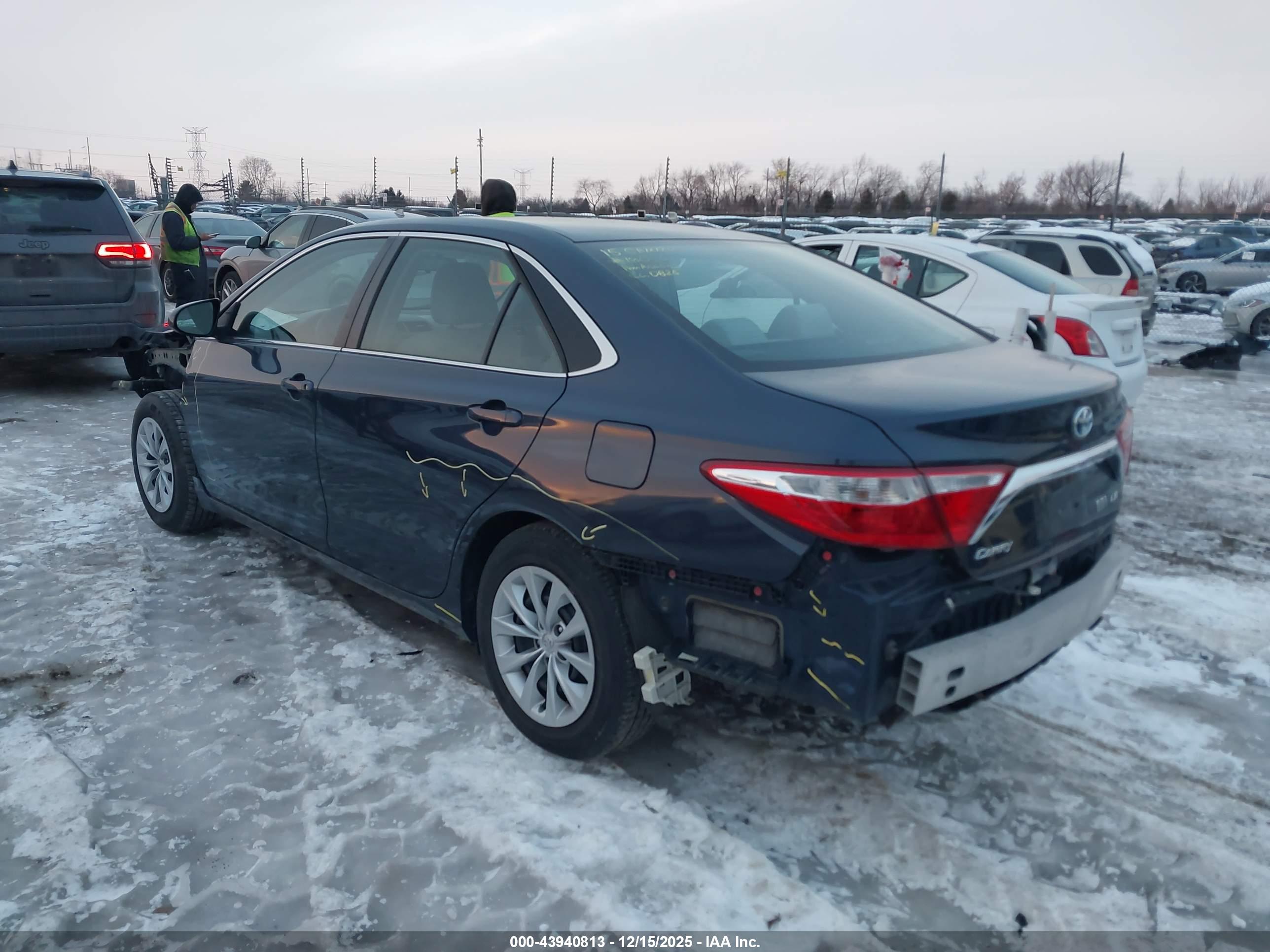 TOYOTA CAMRY image 3