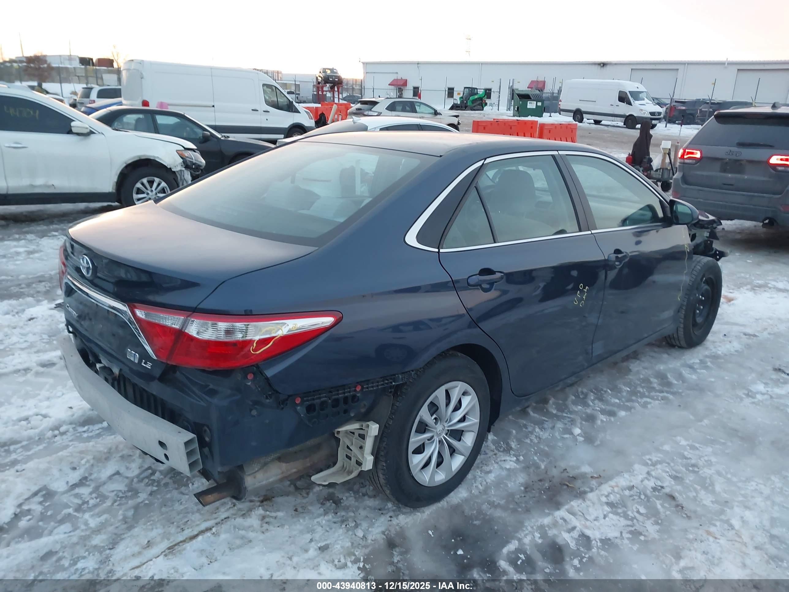 TOYOTA CAMRY image 4