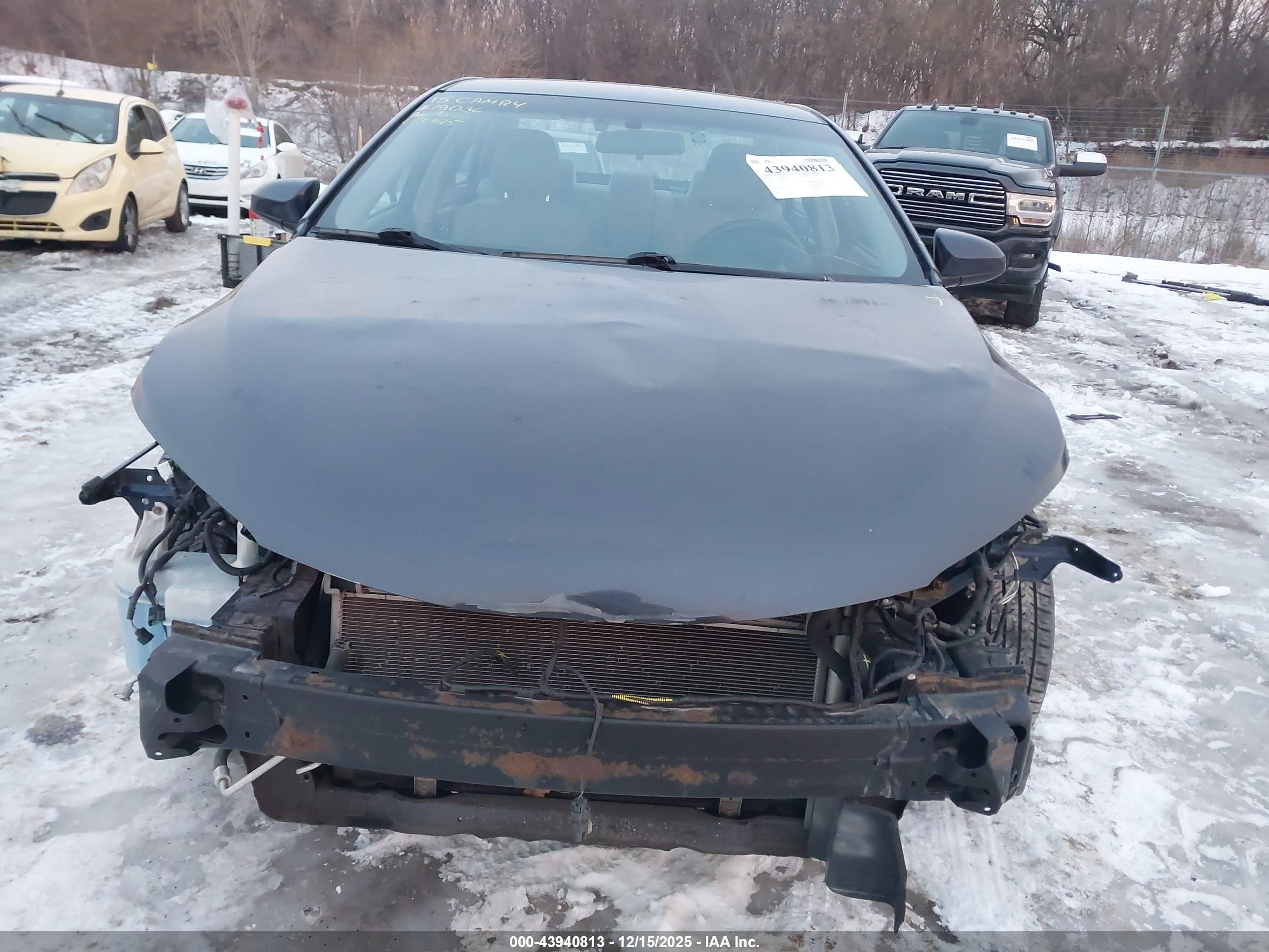 TOYOTA CAMRY image 6