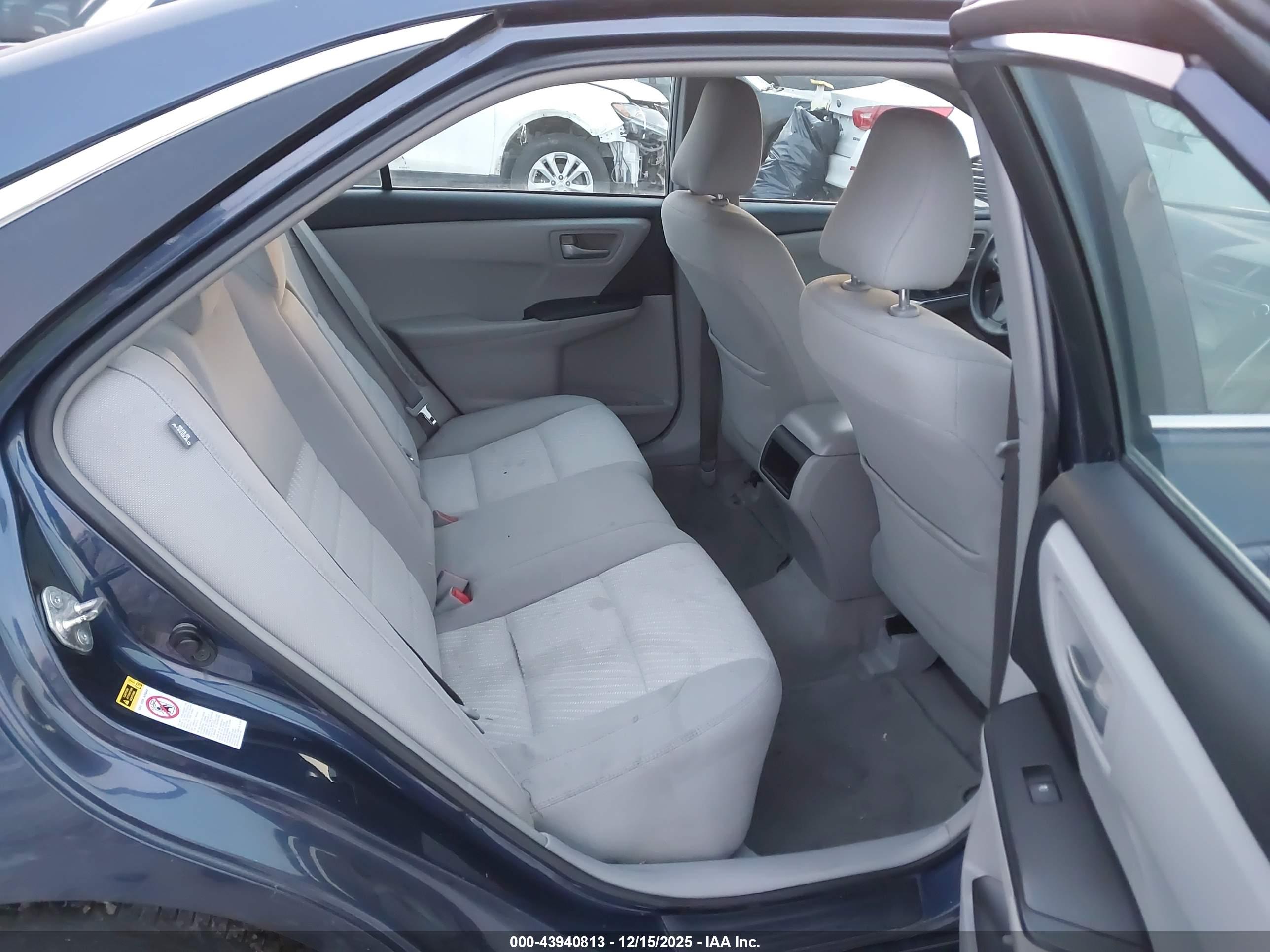 TOYOTA CAMRY image 8