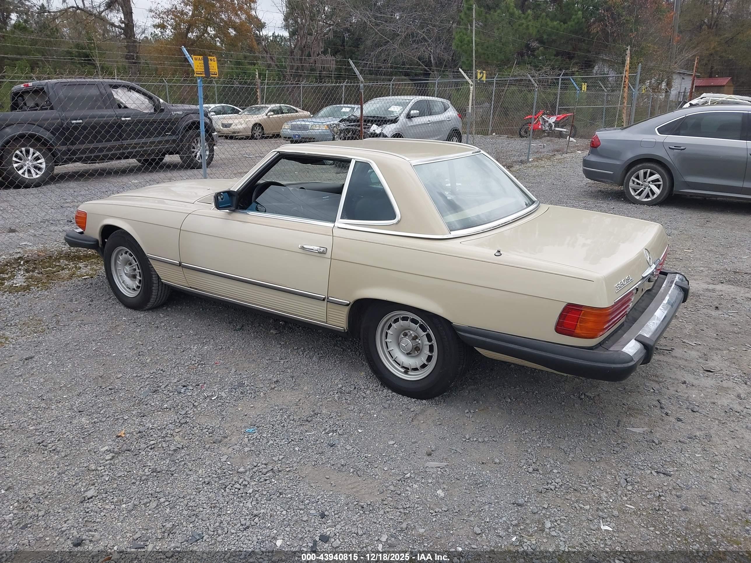 MERCEDES-BENZ 380 image 3