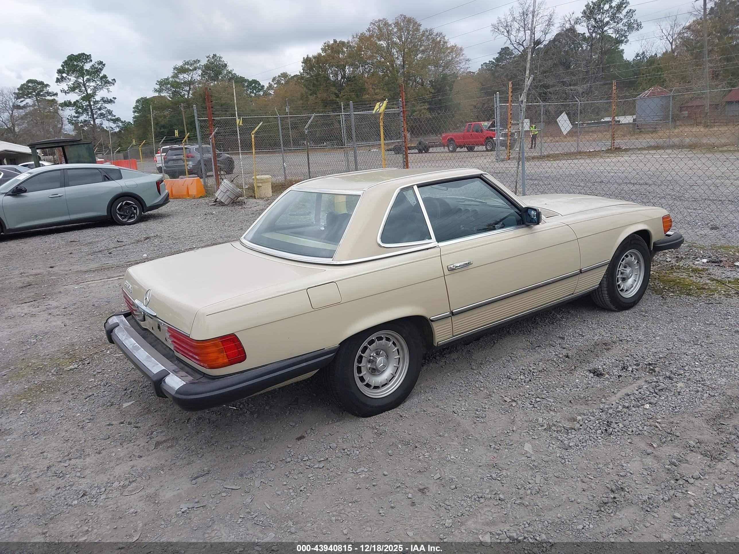 MERCEDES-BENZ 380 image 4