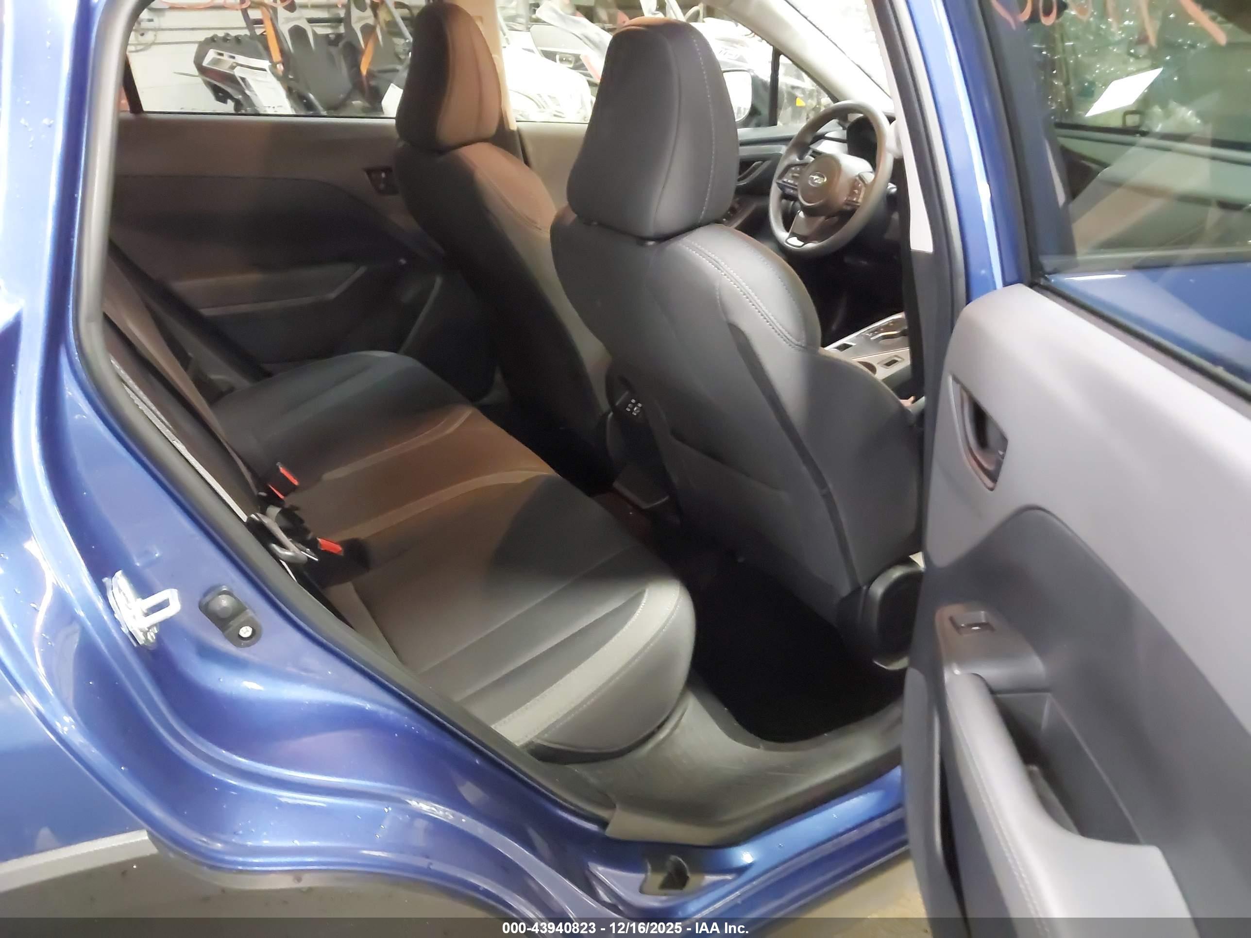 SUBARU CROSSTREK image 8