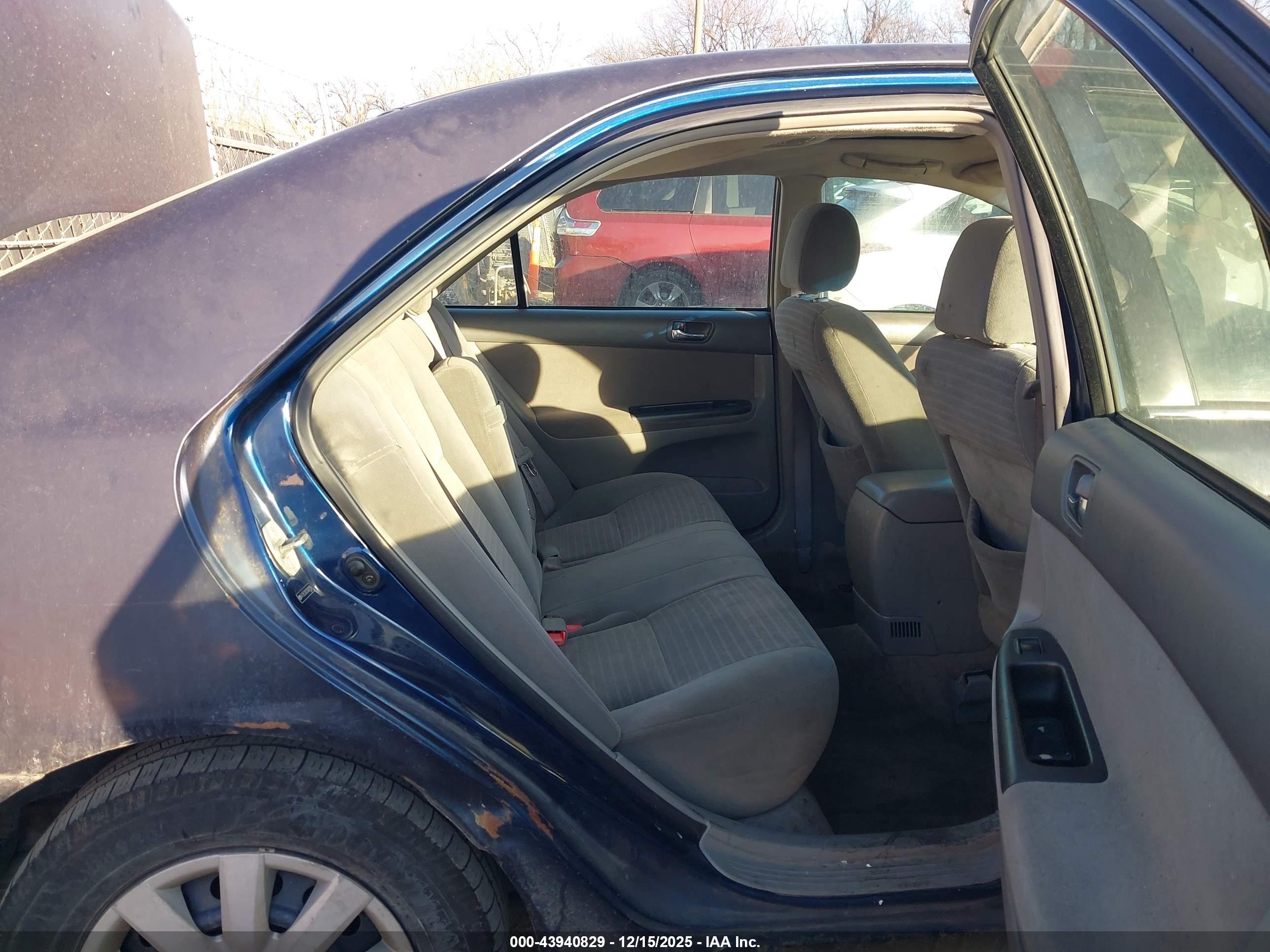 TOYOTA CAMRY image 8