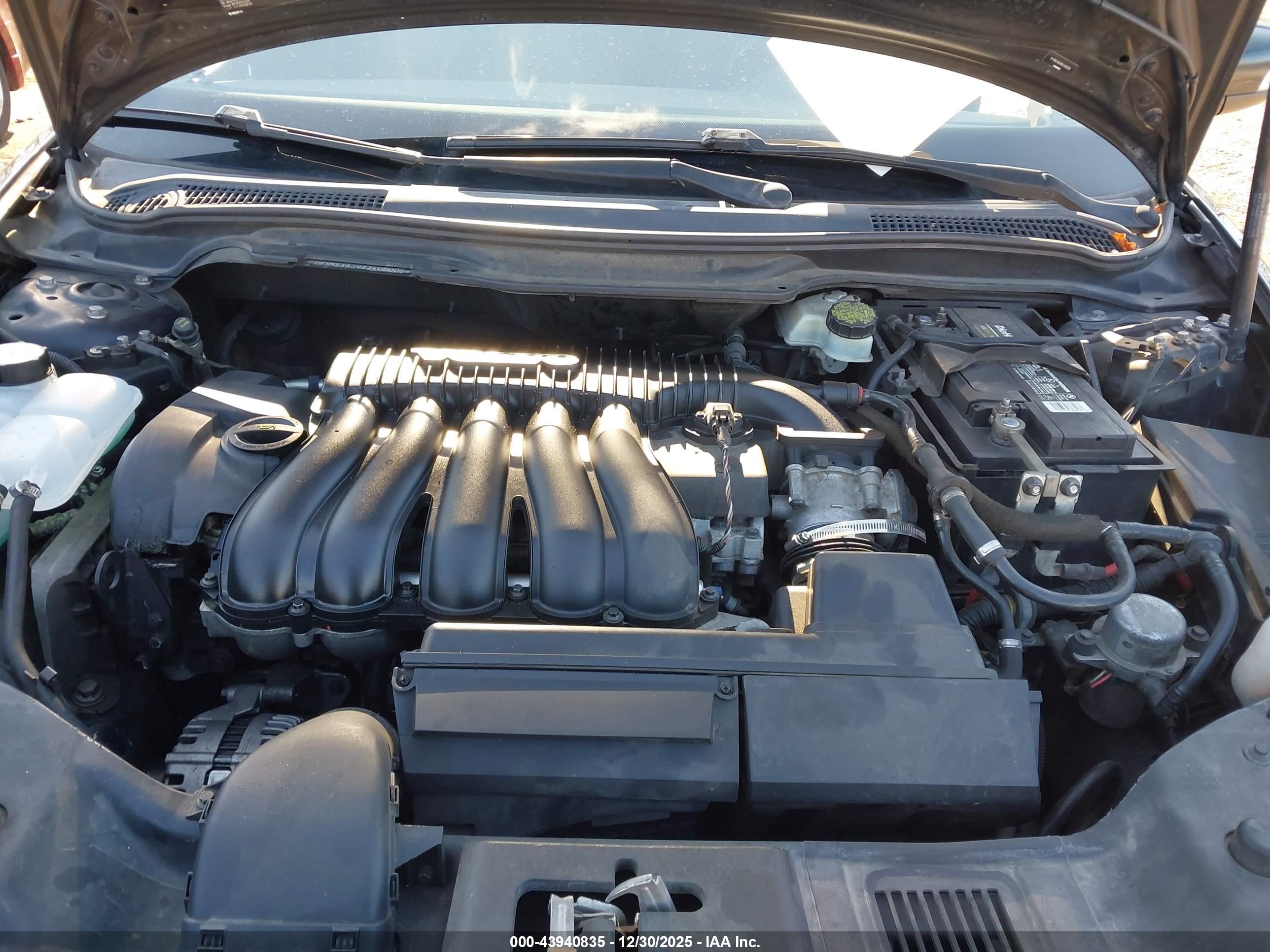 VOLVO S40 image 10