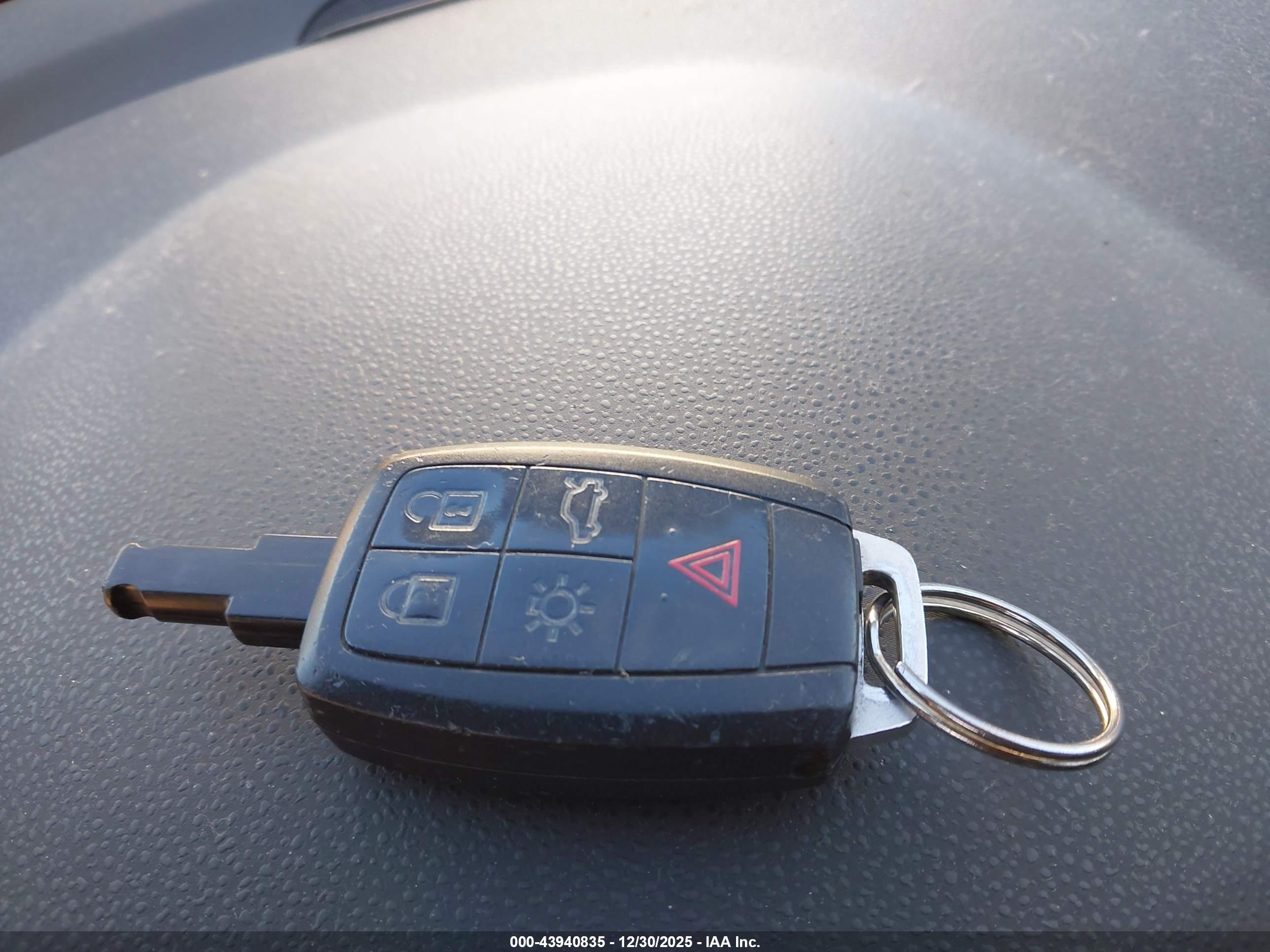 VOLVO S40 image 11
