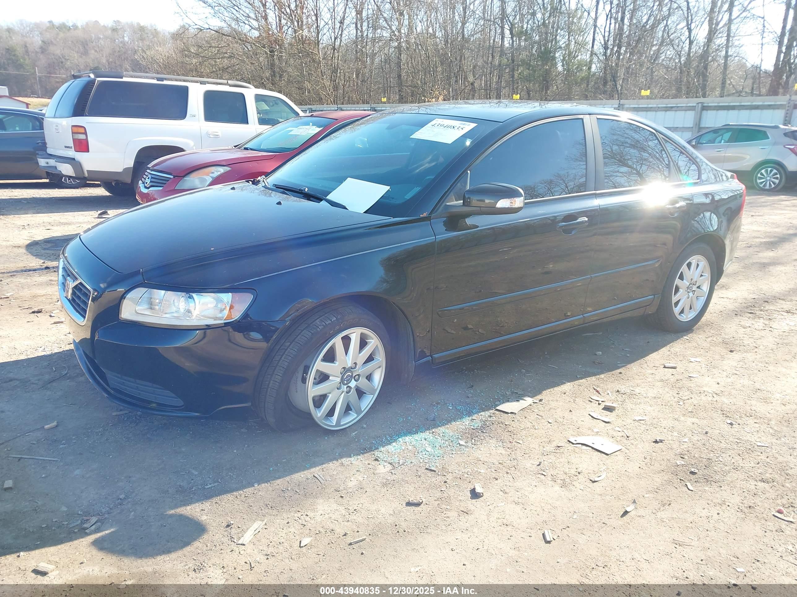 VOLVO S40 image 2