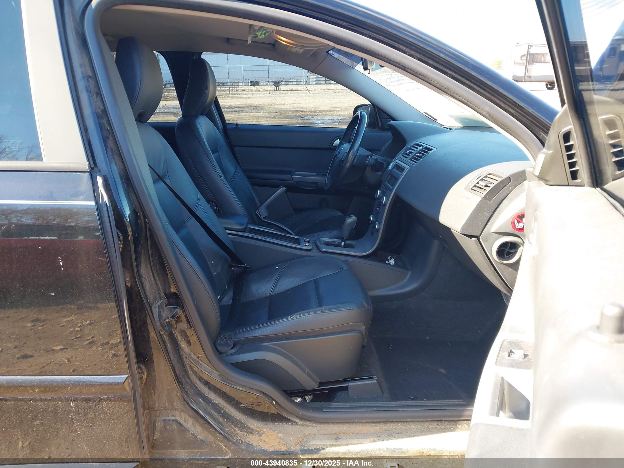 VOLVO S40 image 5