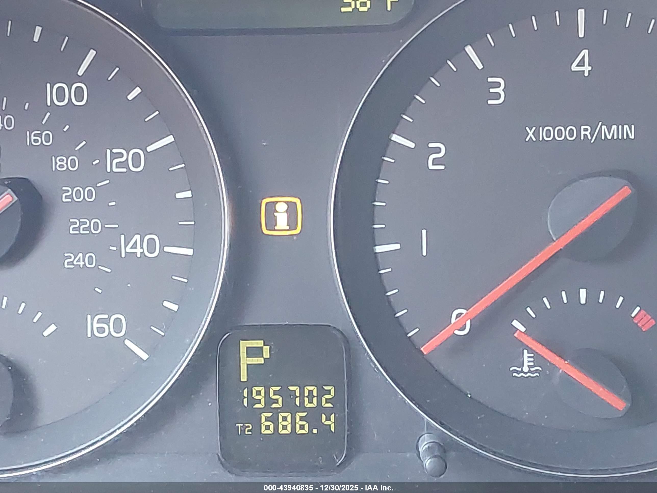VOLVO S40 image 7