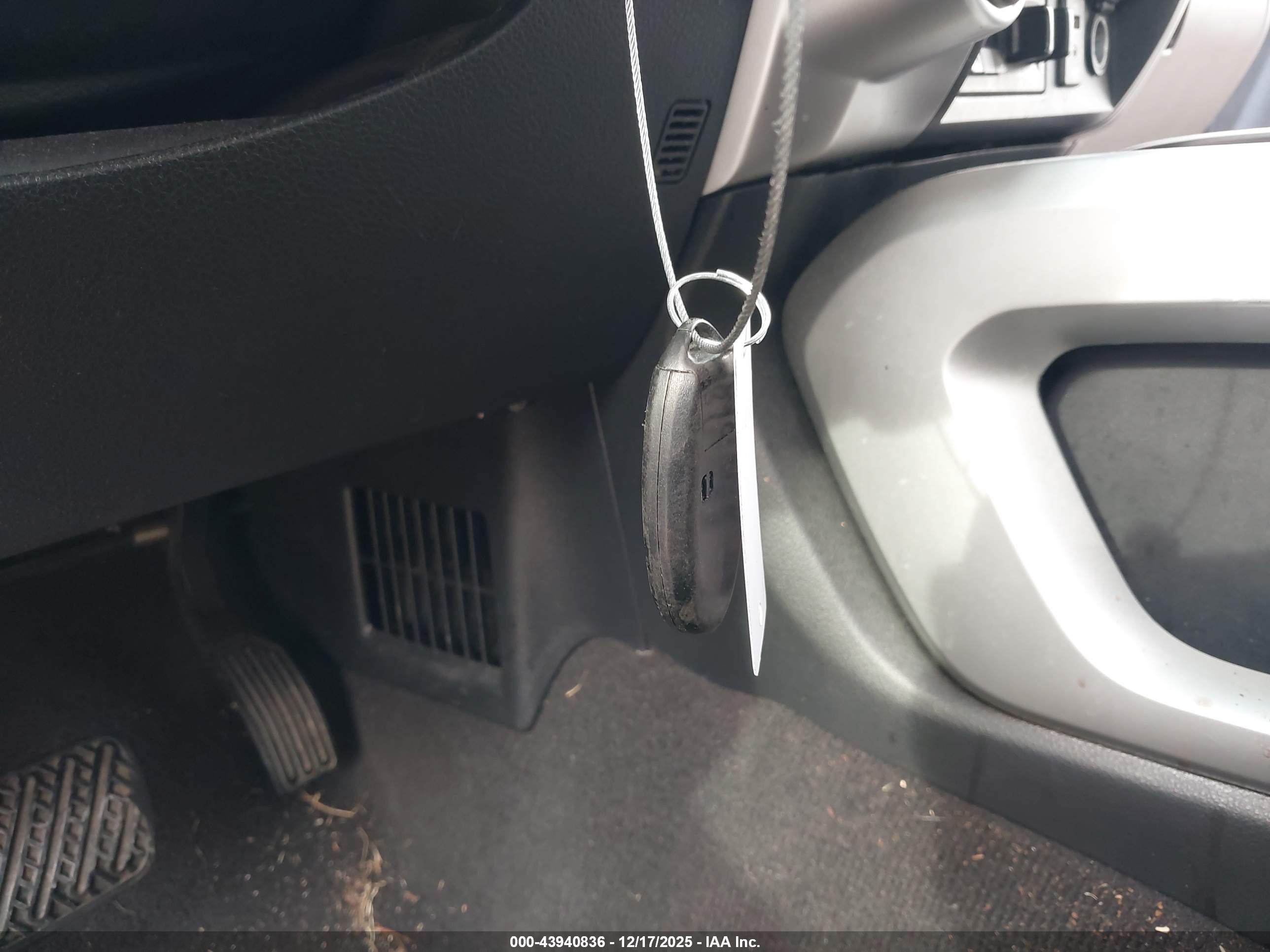 NISSAN TITAN image 11