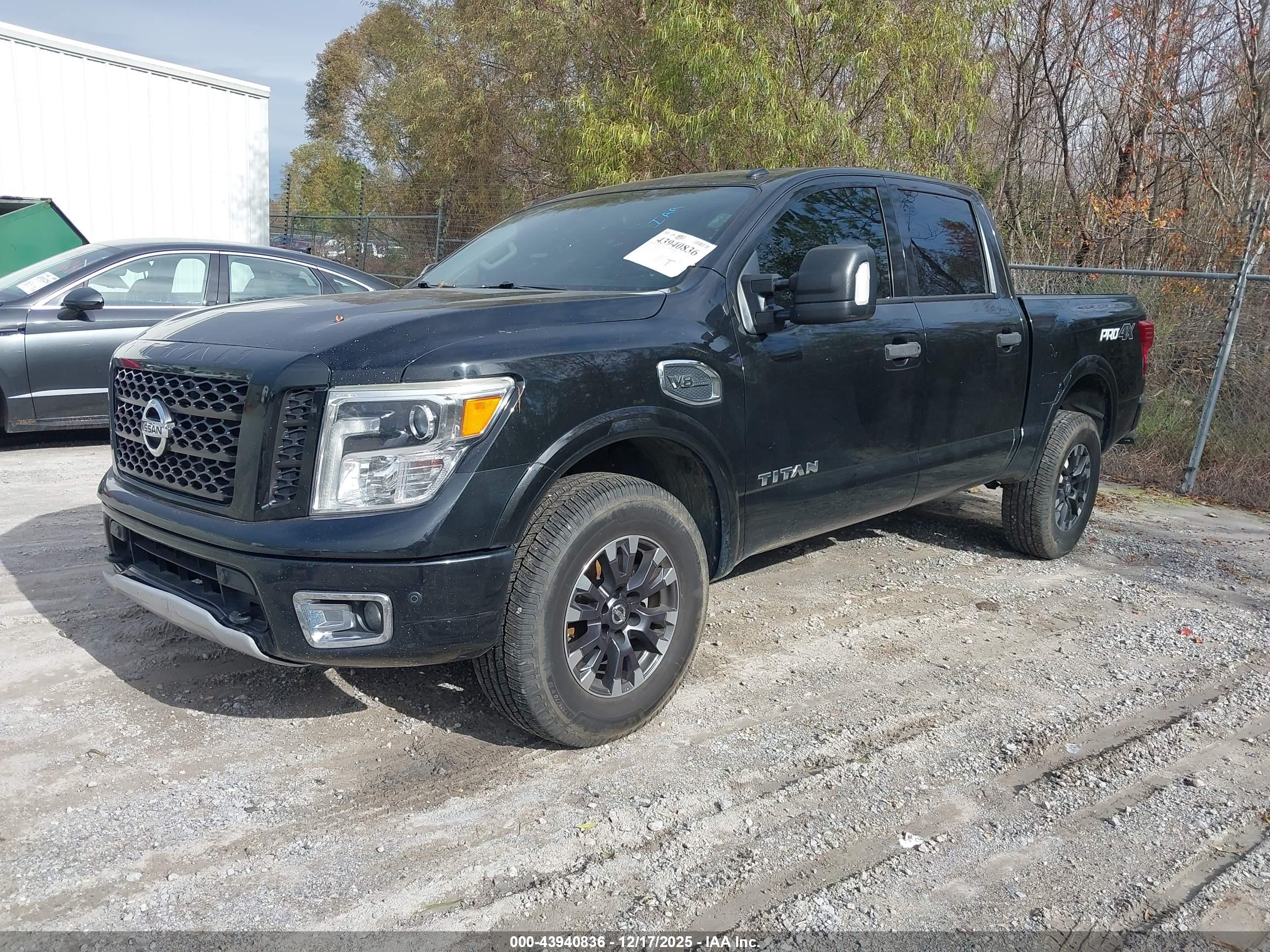 NISSAN TITAN image 2