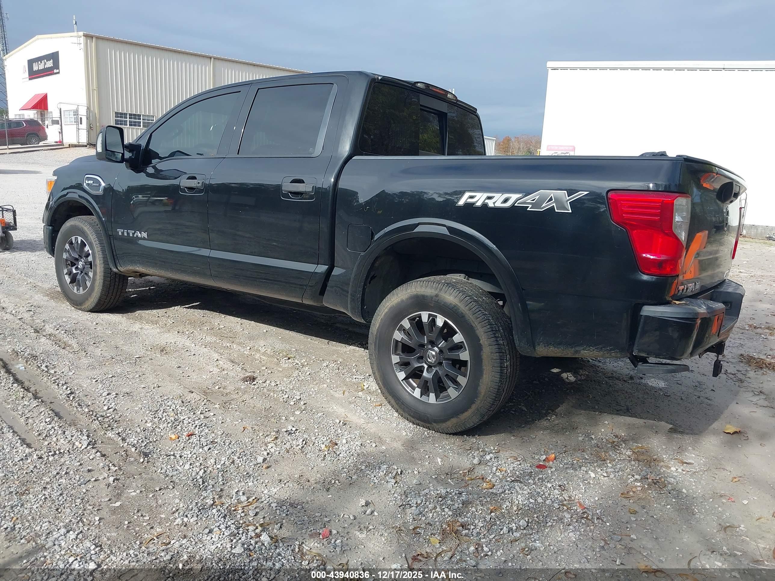NISSAN TITAN image 3