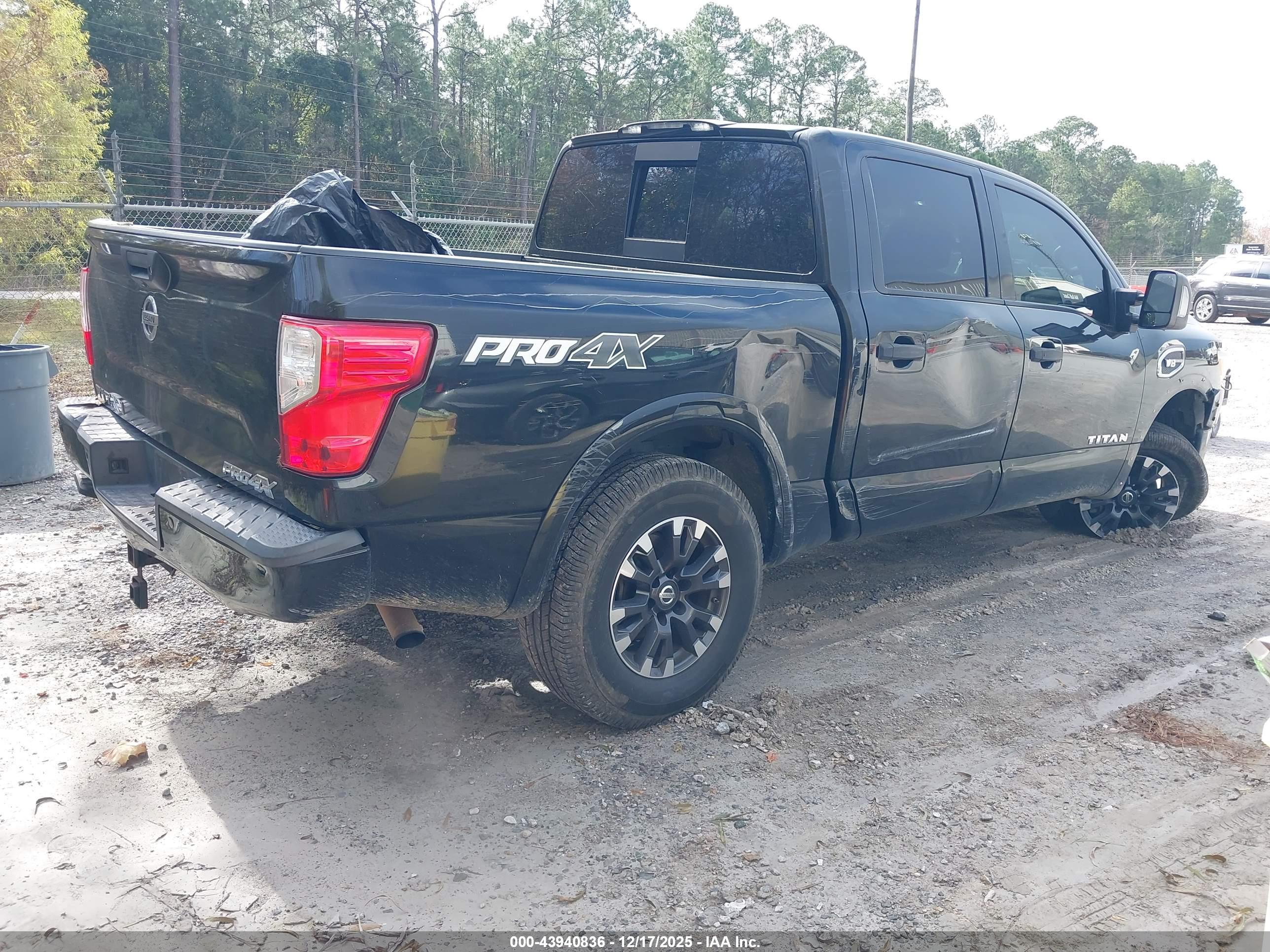 NISSAN TITAN image 4