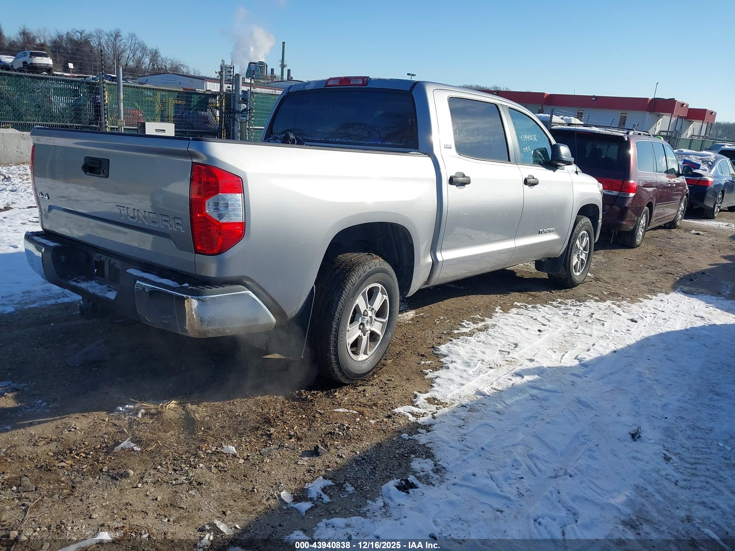 TOYOTA TUNDRA image 4