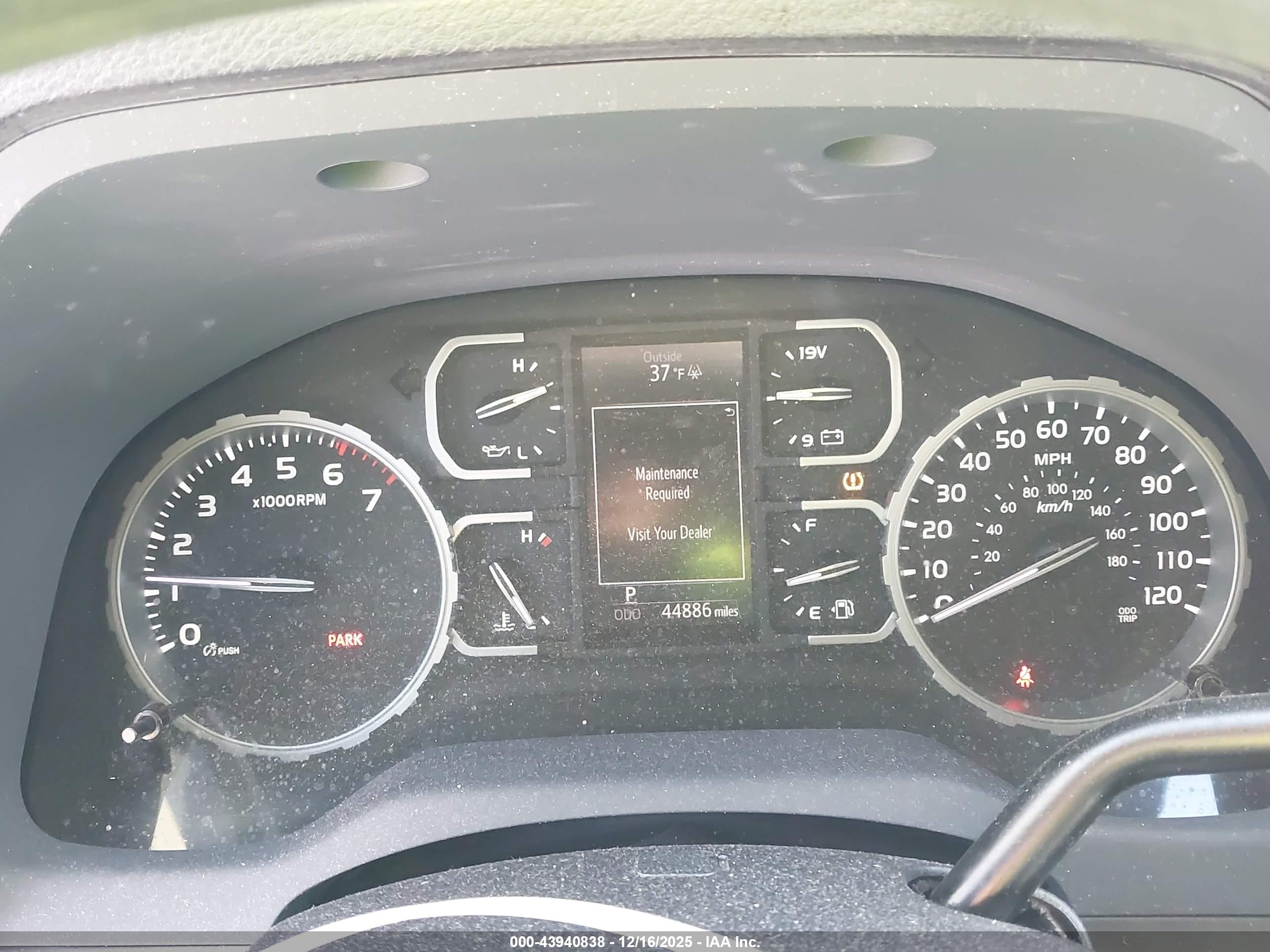 TOYOTA TUNDRA image 7