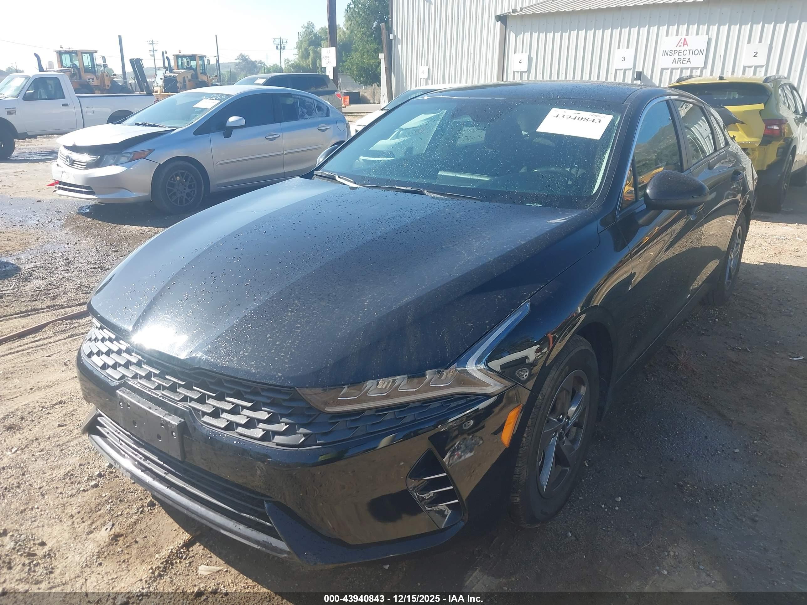 KIA K5 image 2