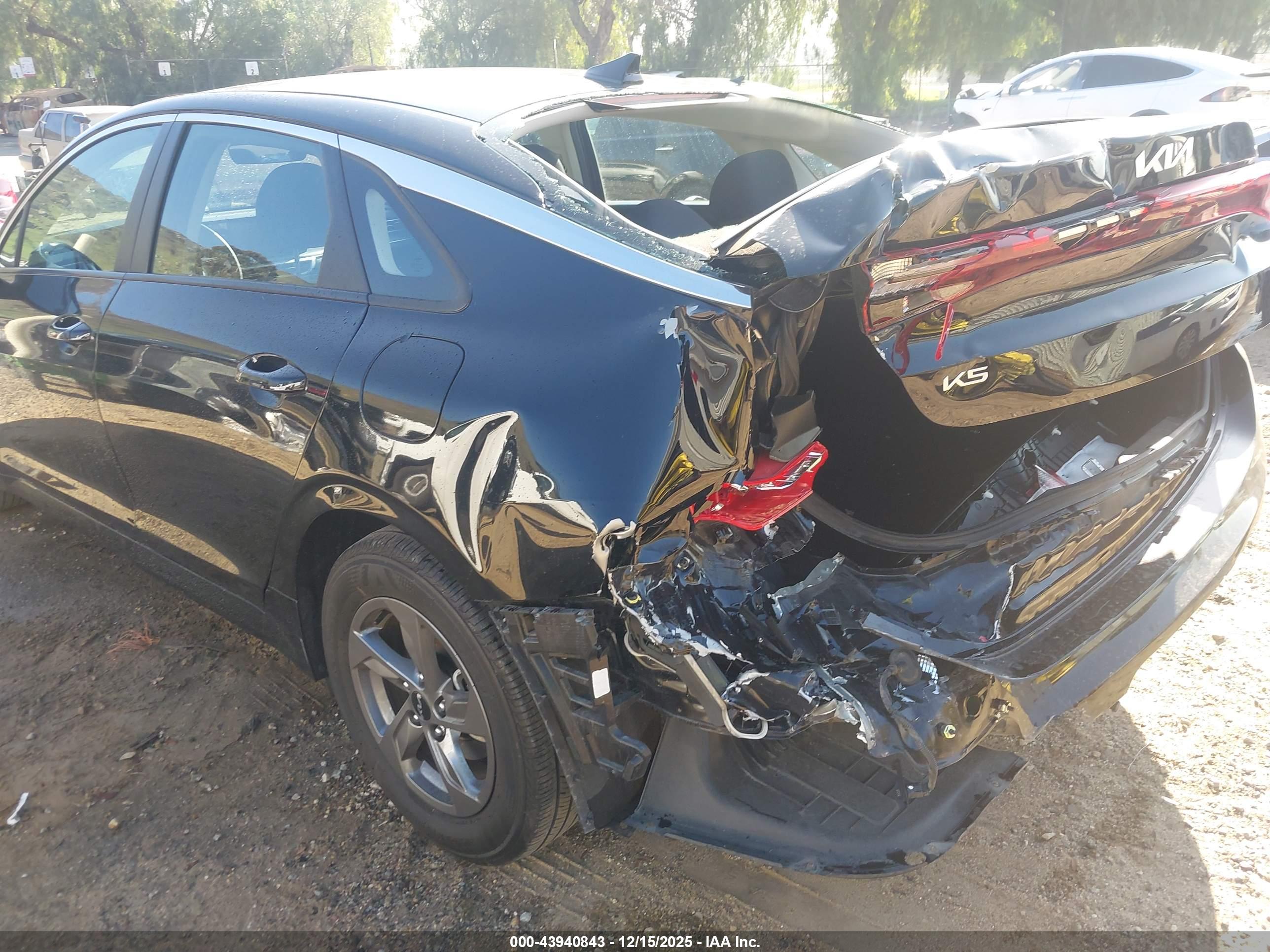 KIA K5 image 6