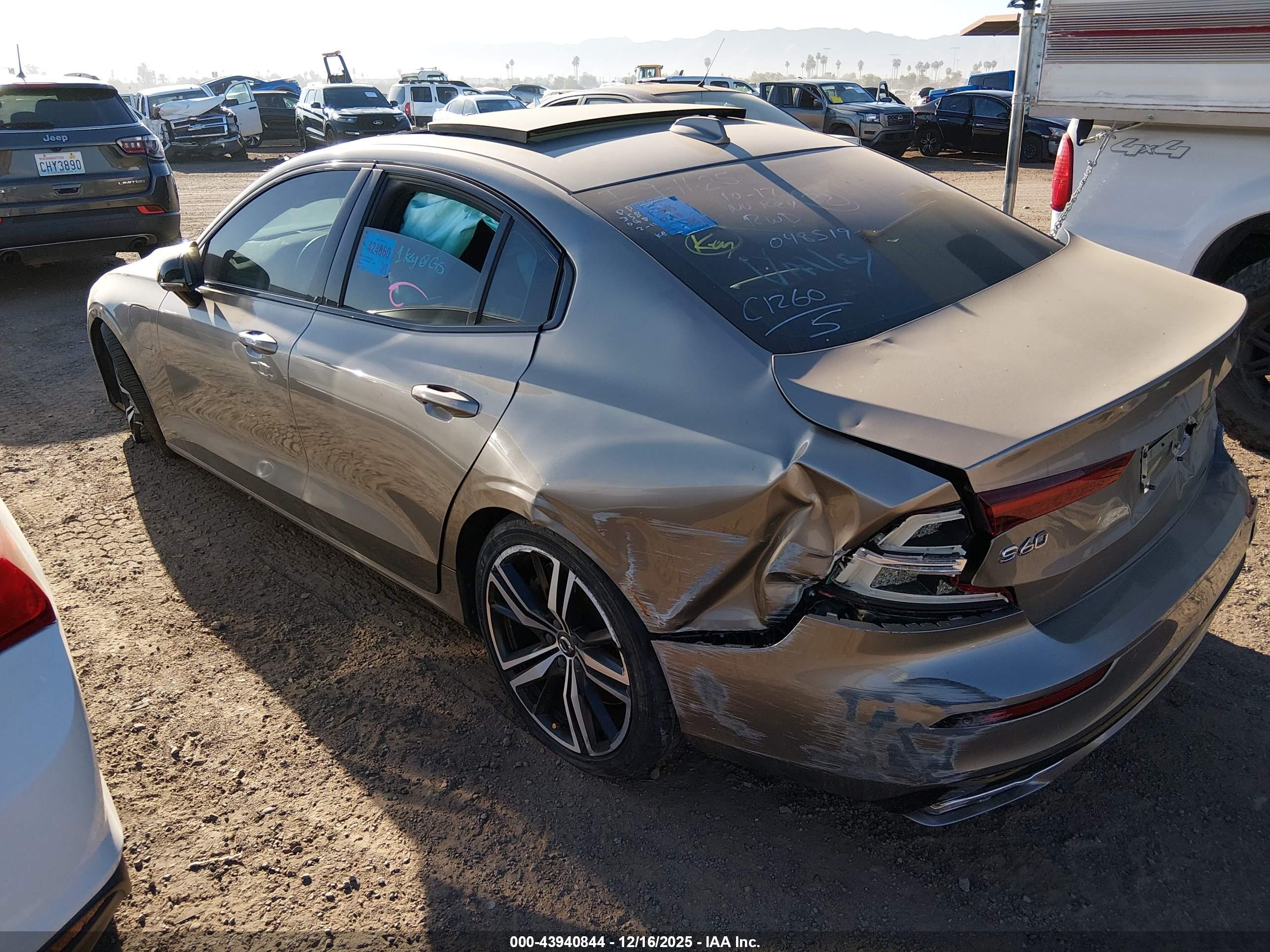 VOLVO S60 image 3