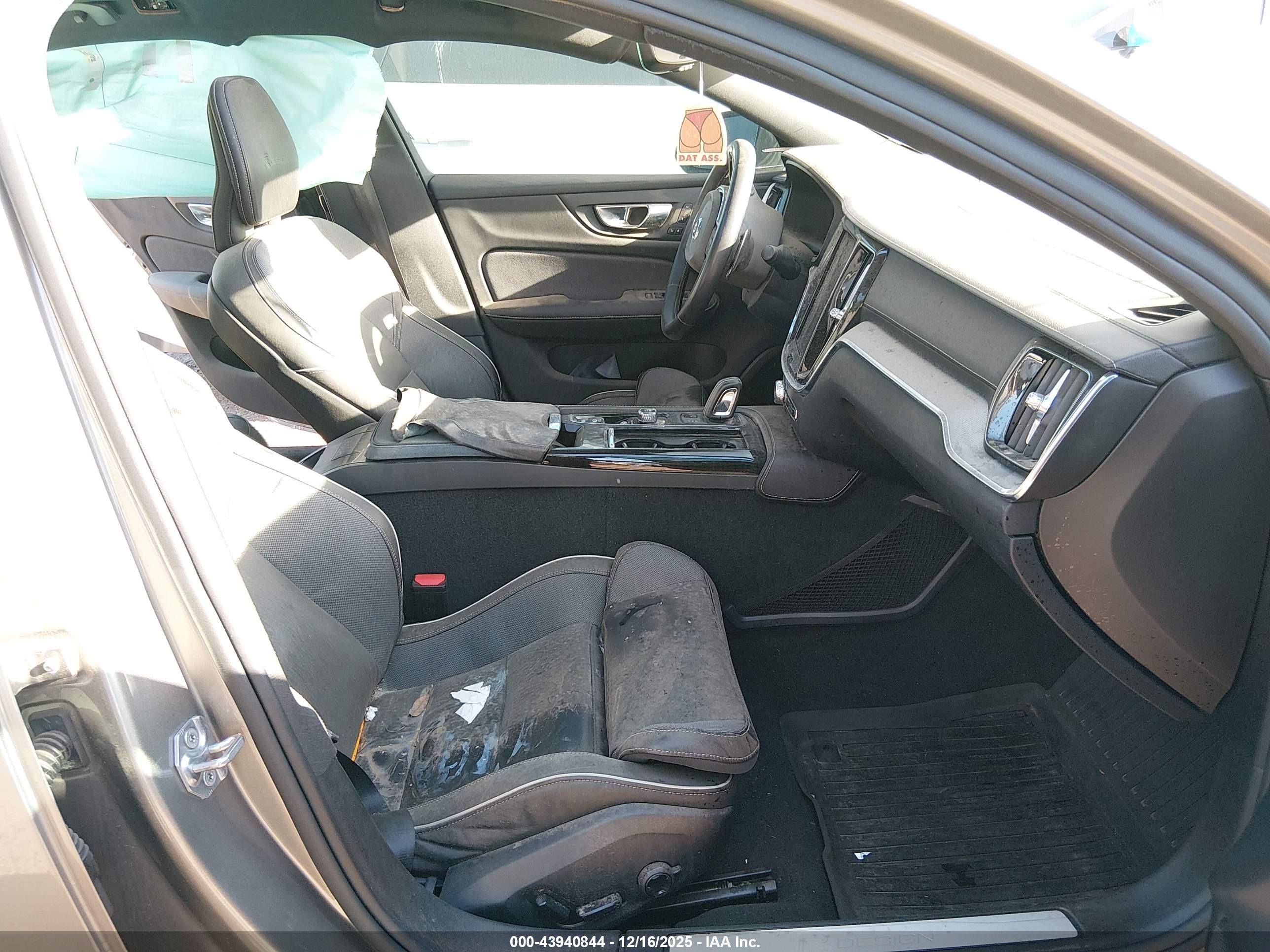 VOLVO S60 image 5