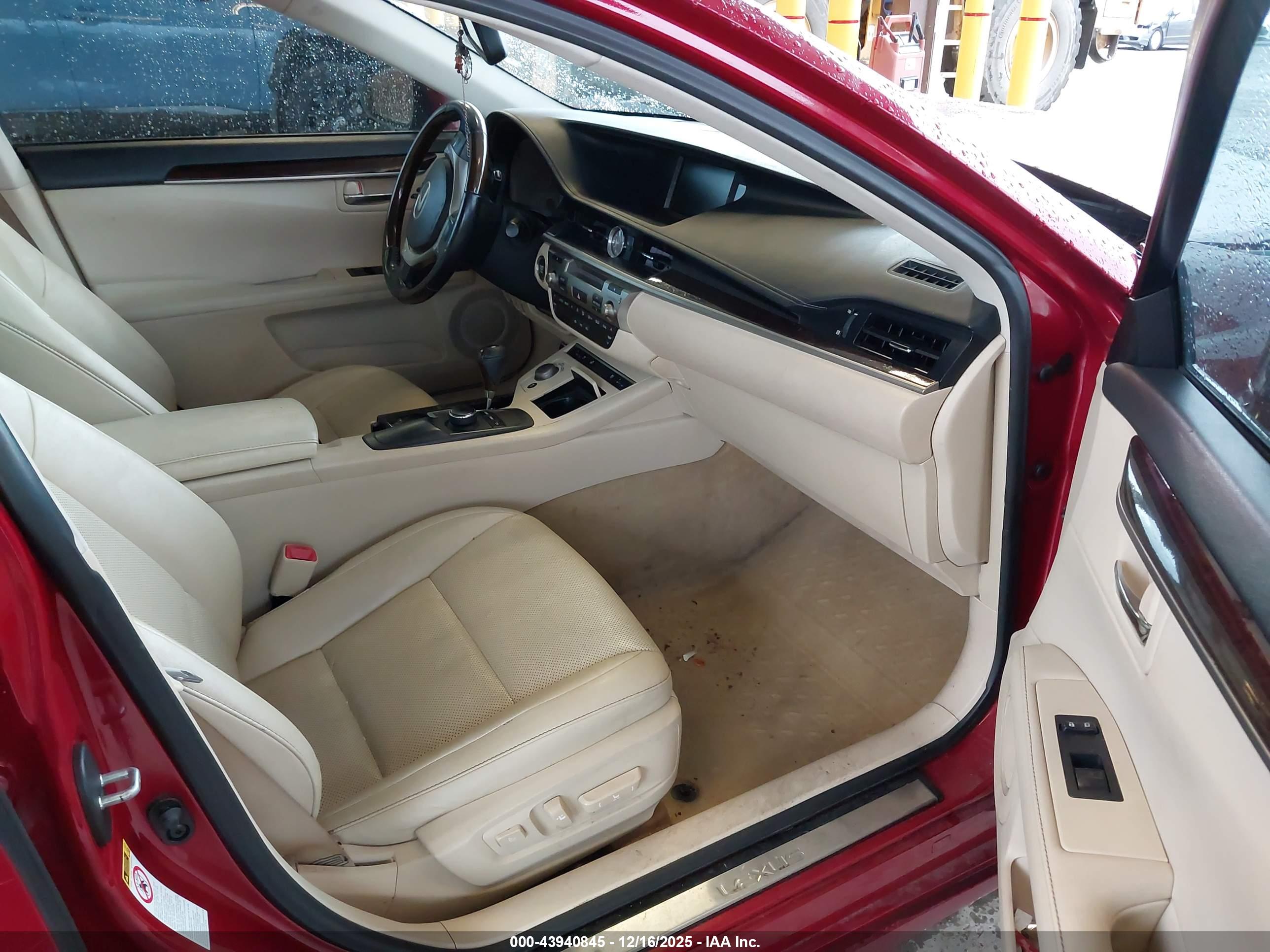 LEXUS ES image 5