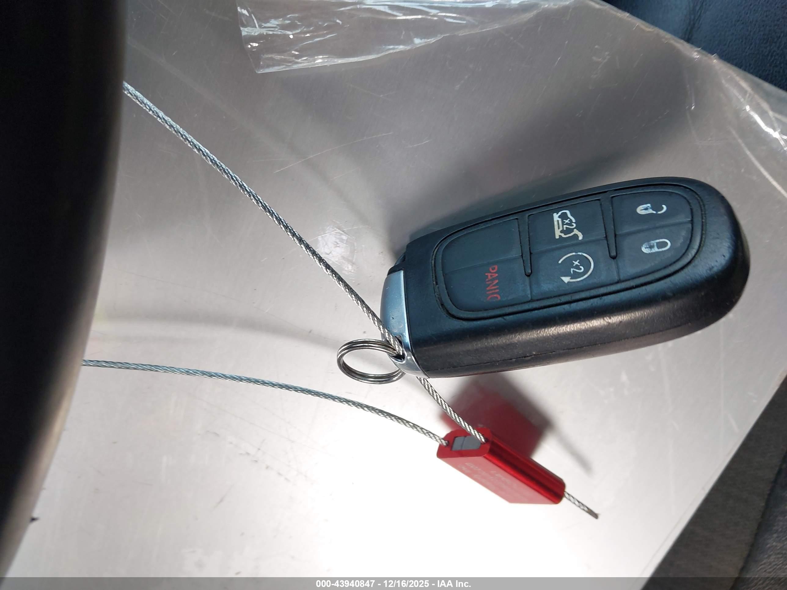 JEEP CHEROKEE image 11