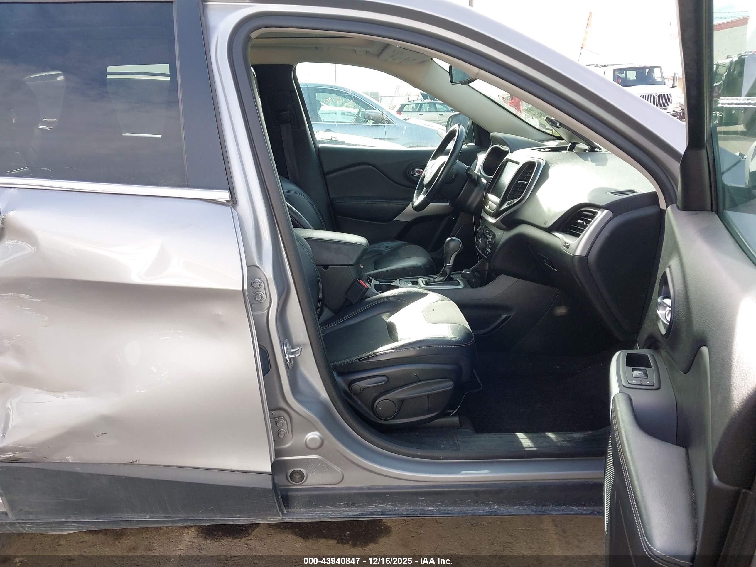 JEEP CHEROKEE image 5