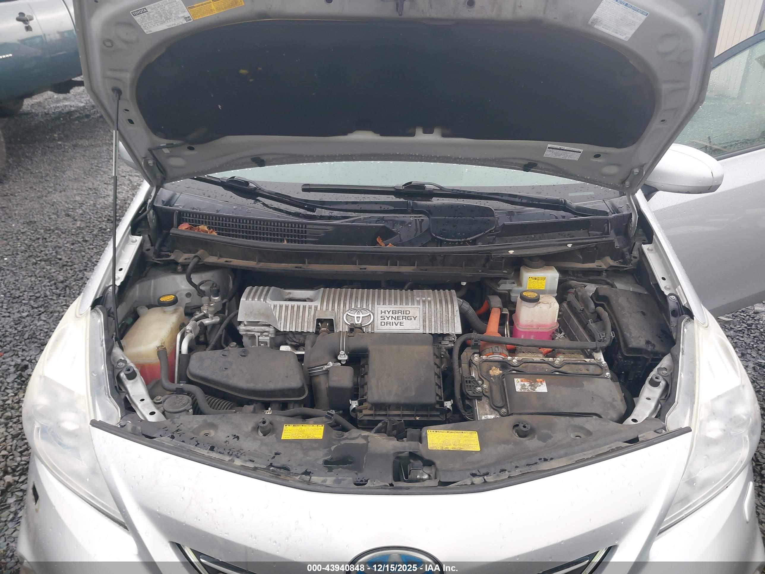 TOYOTA PRIUS image 10