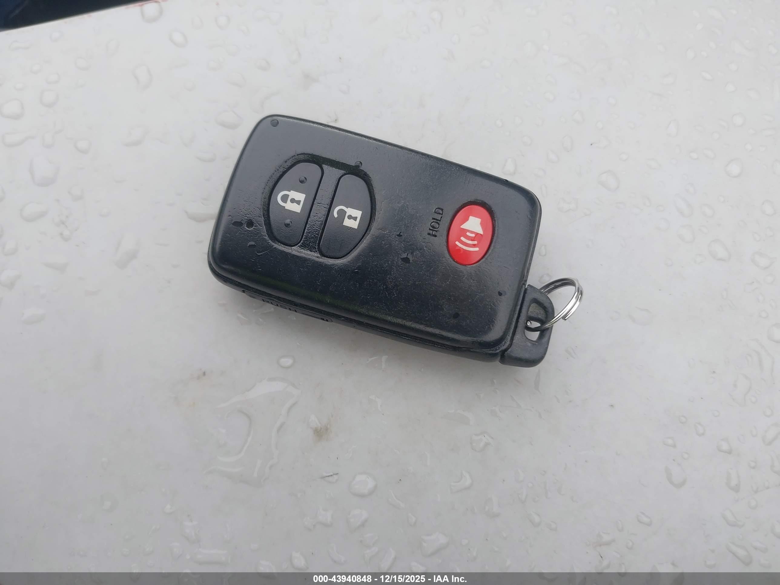 TOYOTA PRIUS image 11