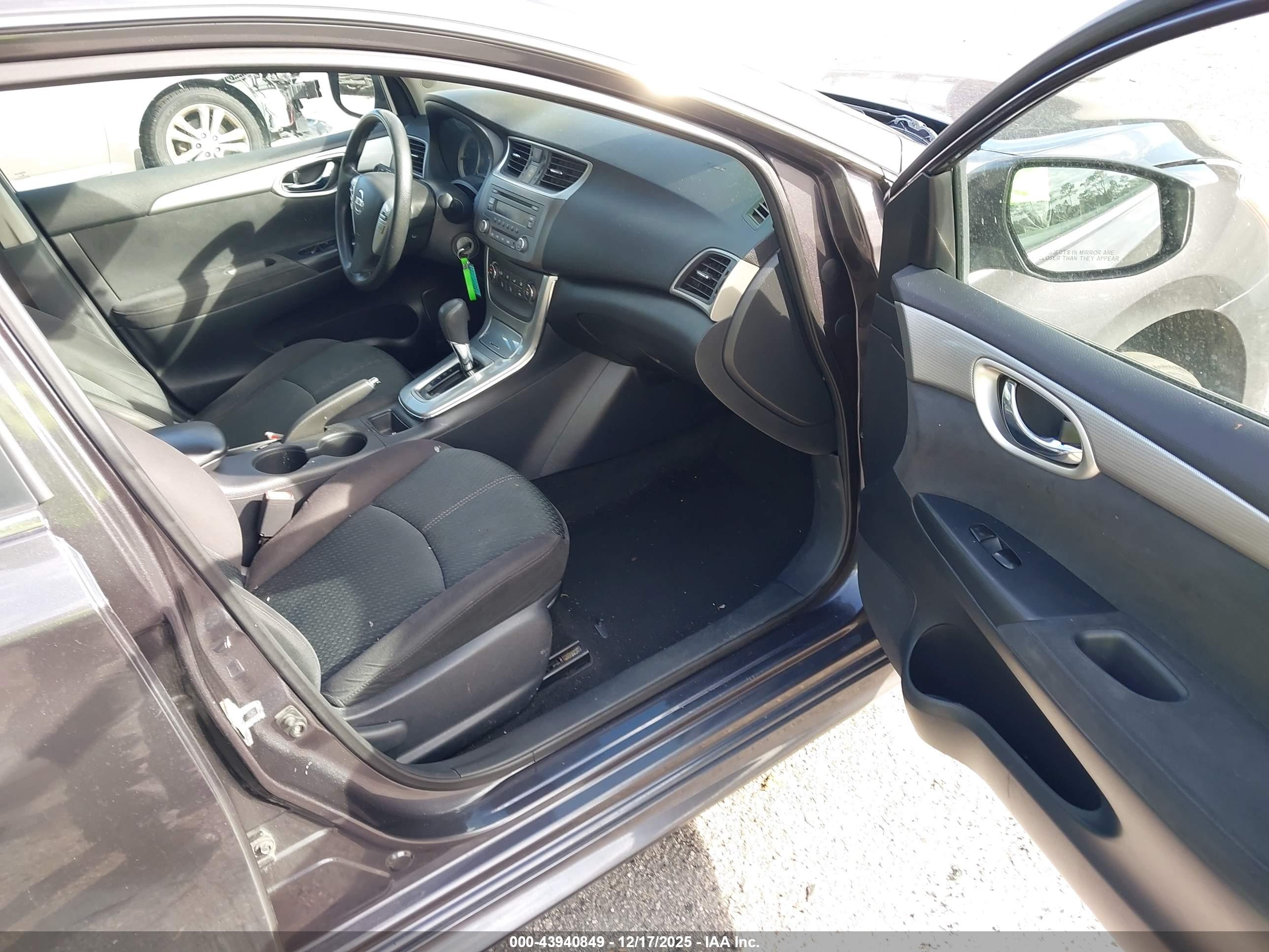 NISSAN SENTRA image 5