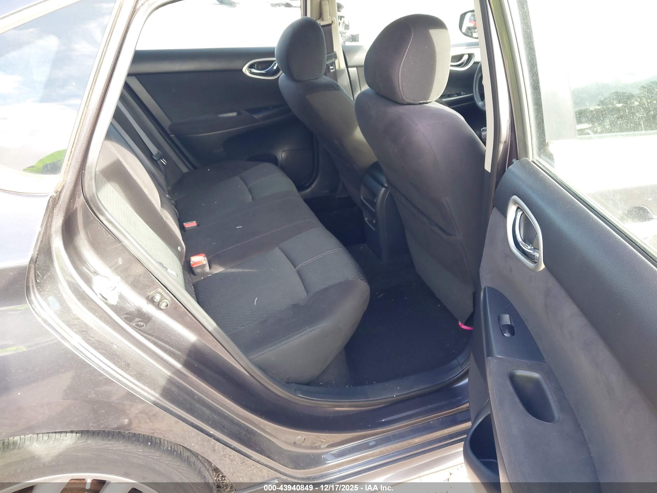 NISSAN SENTRA image 8
