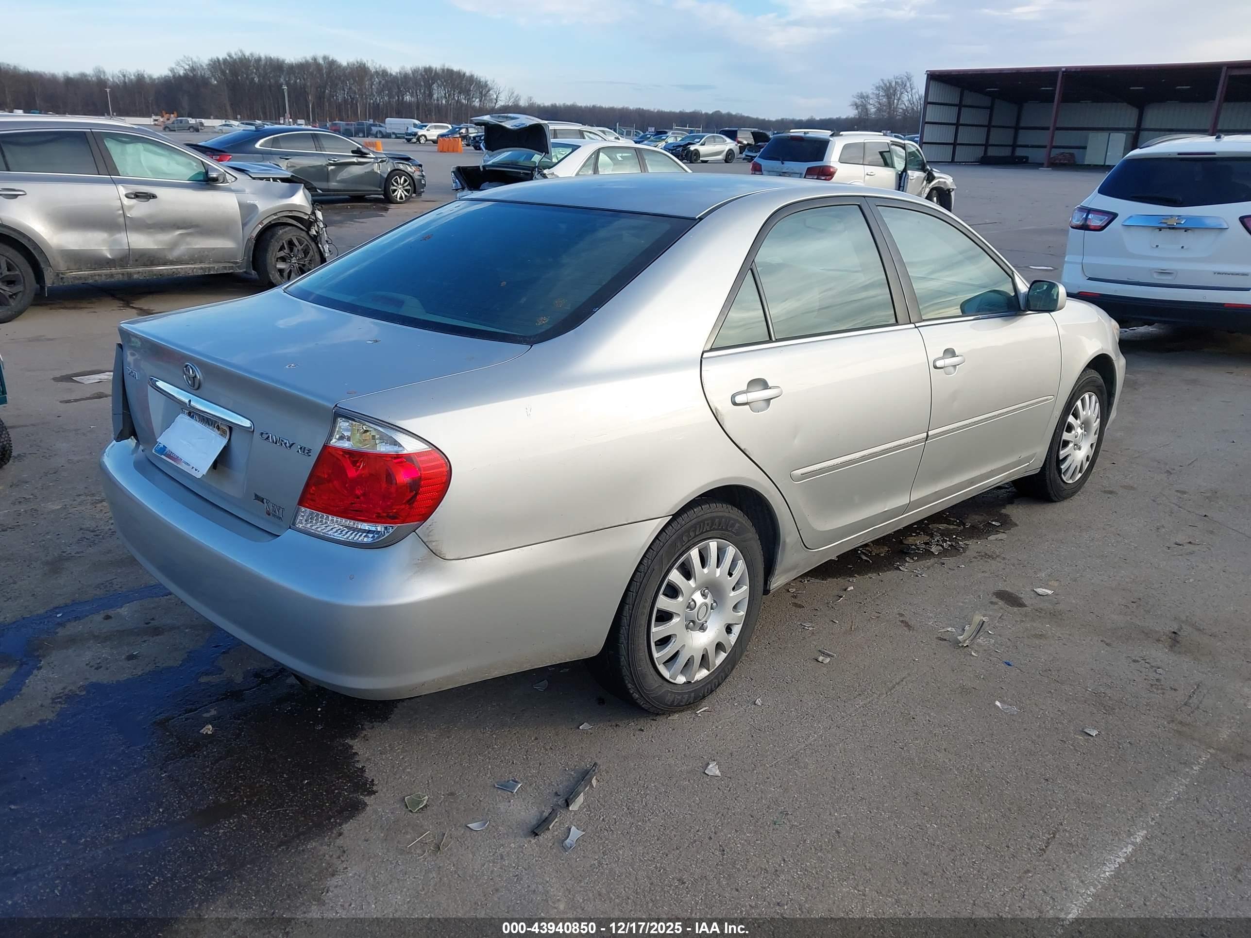 TOYOTA CAMRY image 4