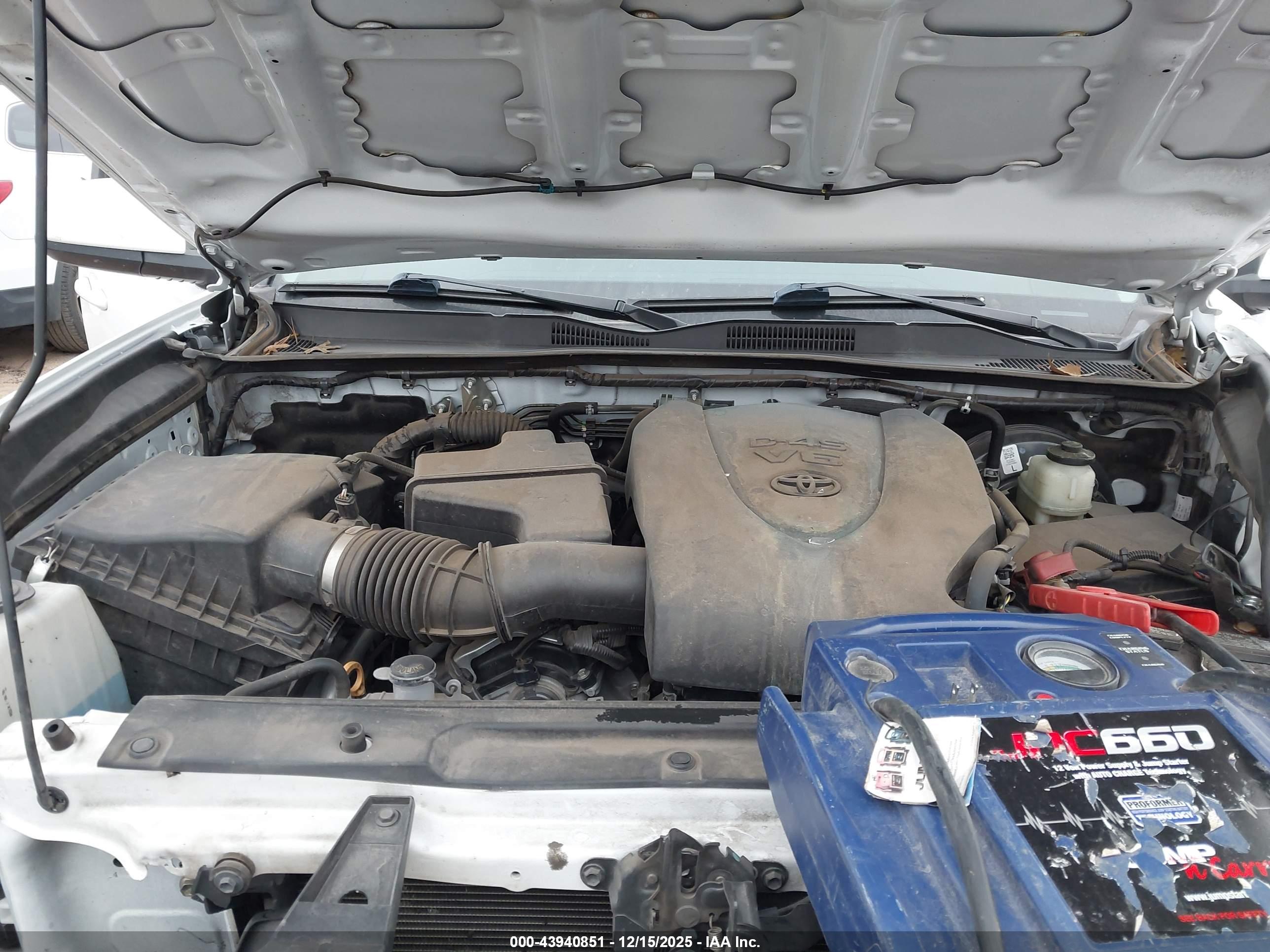 TOYOTA TACOMA image 10