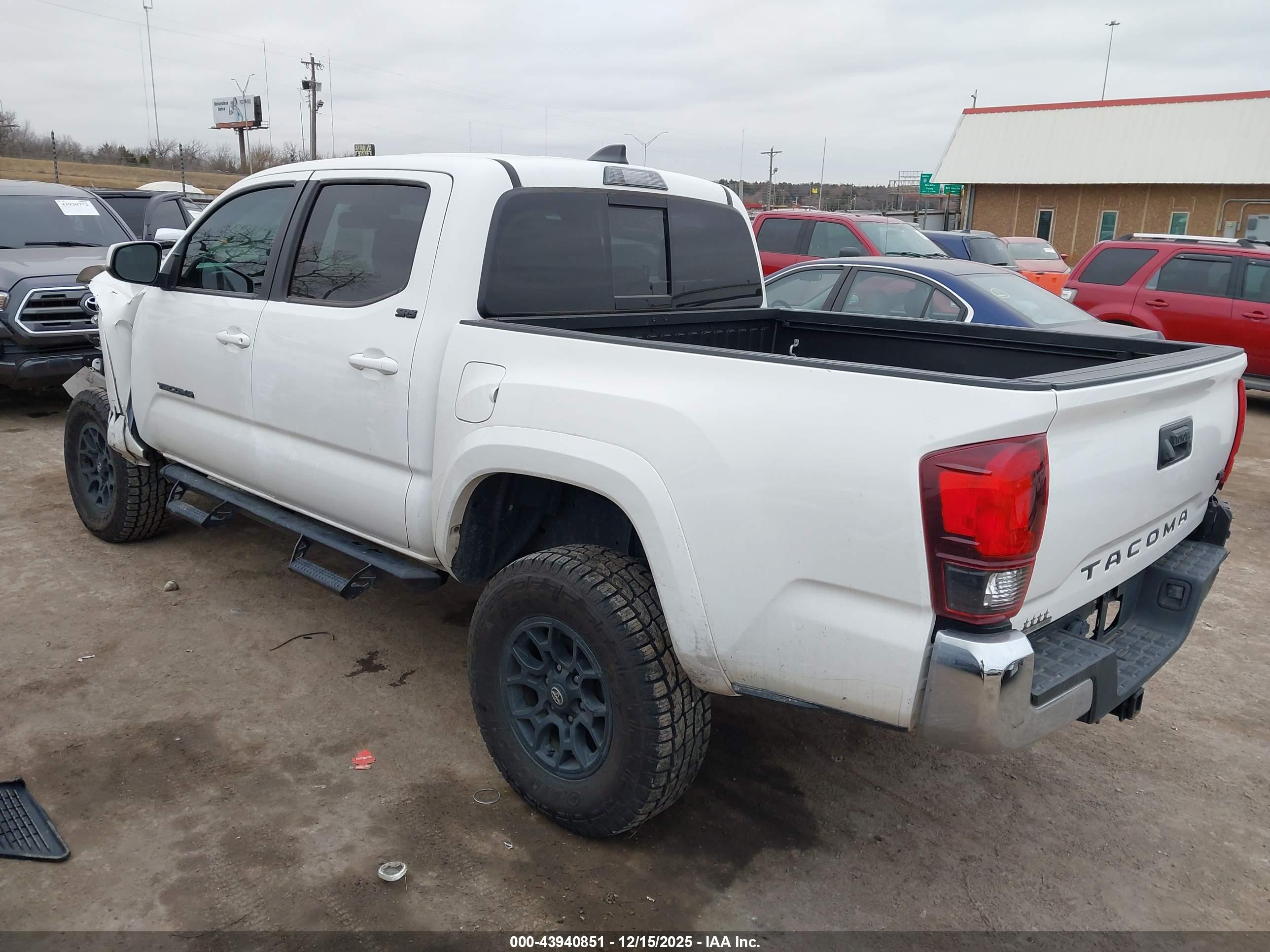 TOYOTA TACOMA image 3