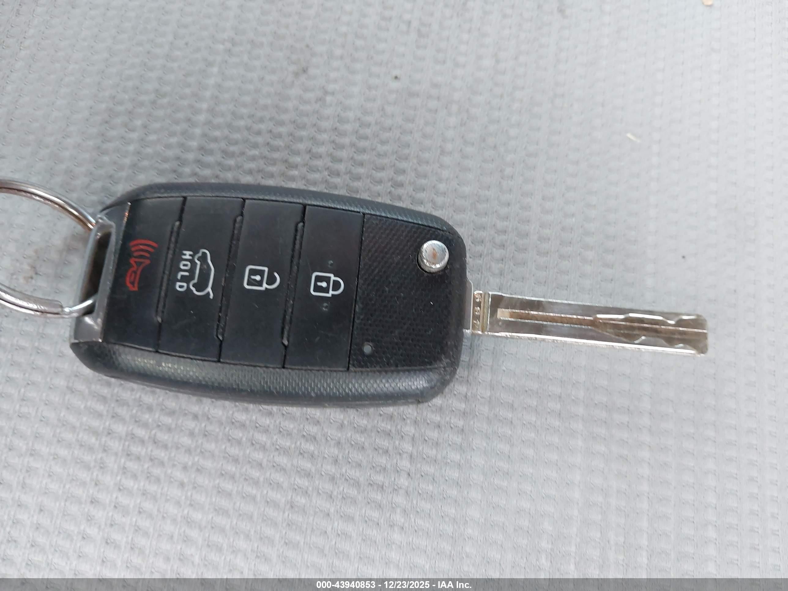 KIA SORENTO image 11