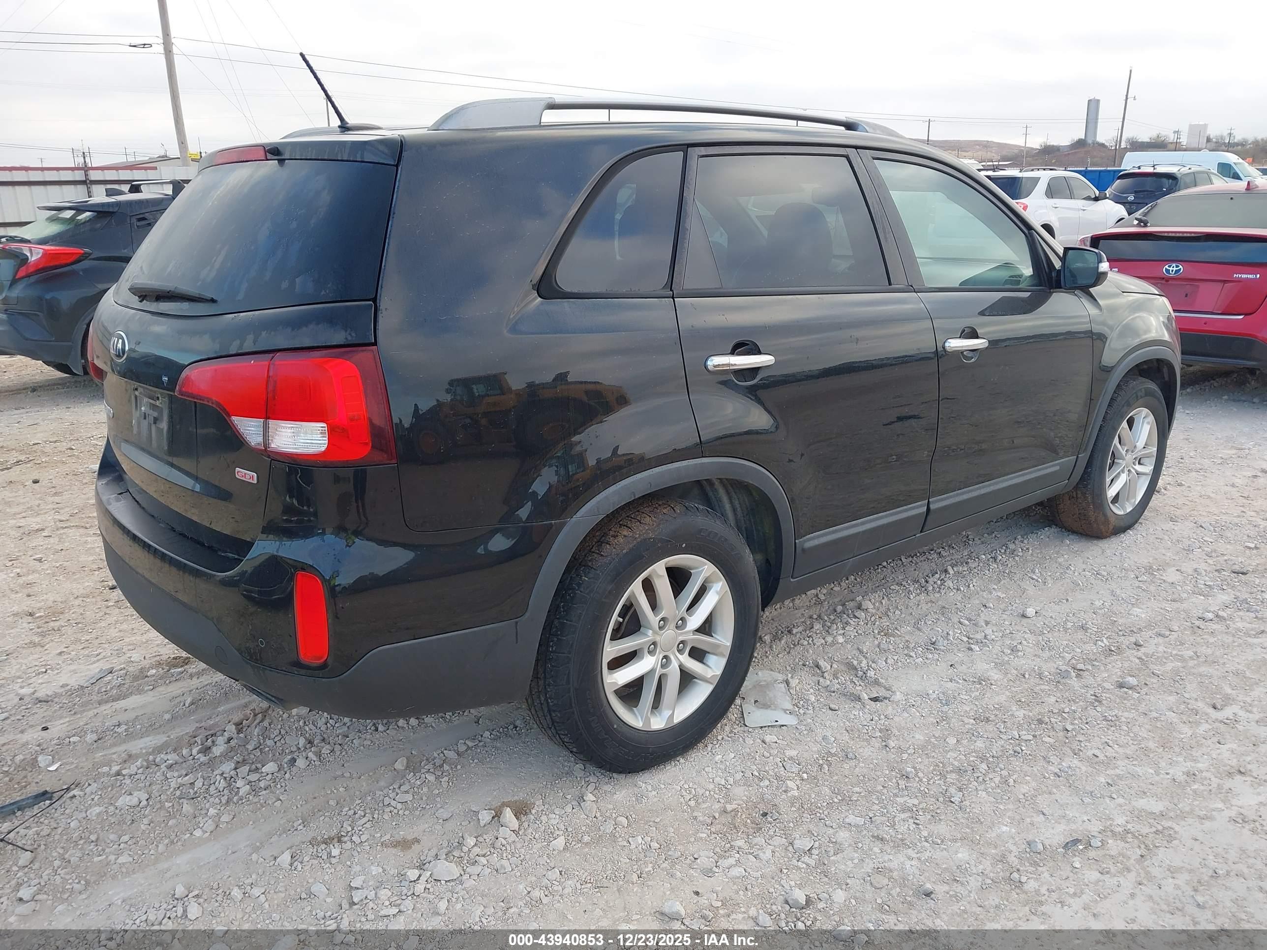 KIA SORENTO image 4