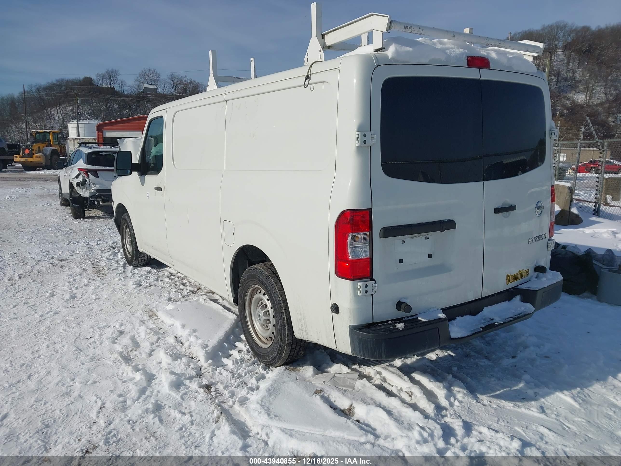NISSAN NV image 3