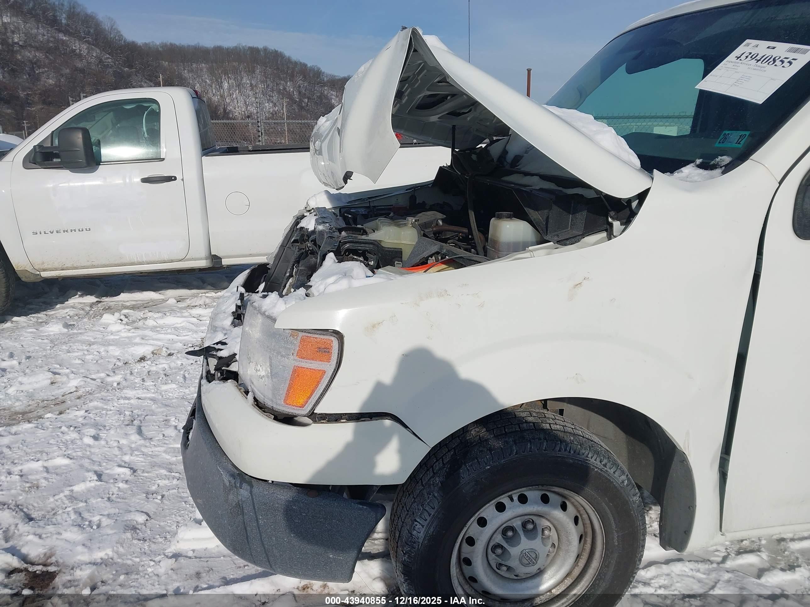 NISSAN NV image 6