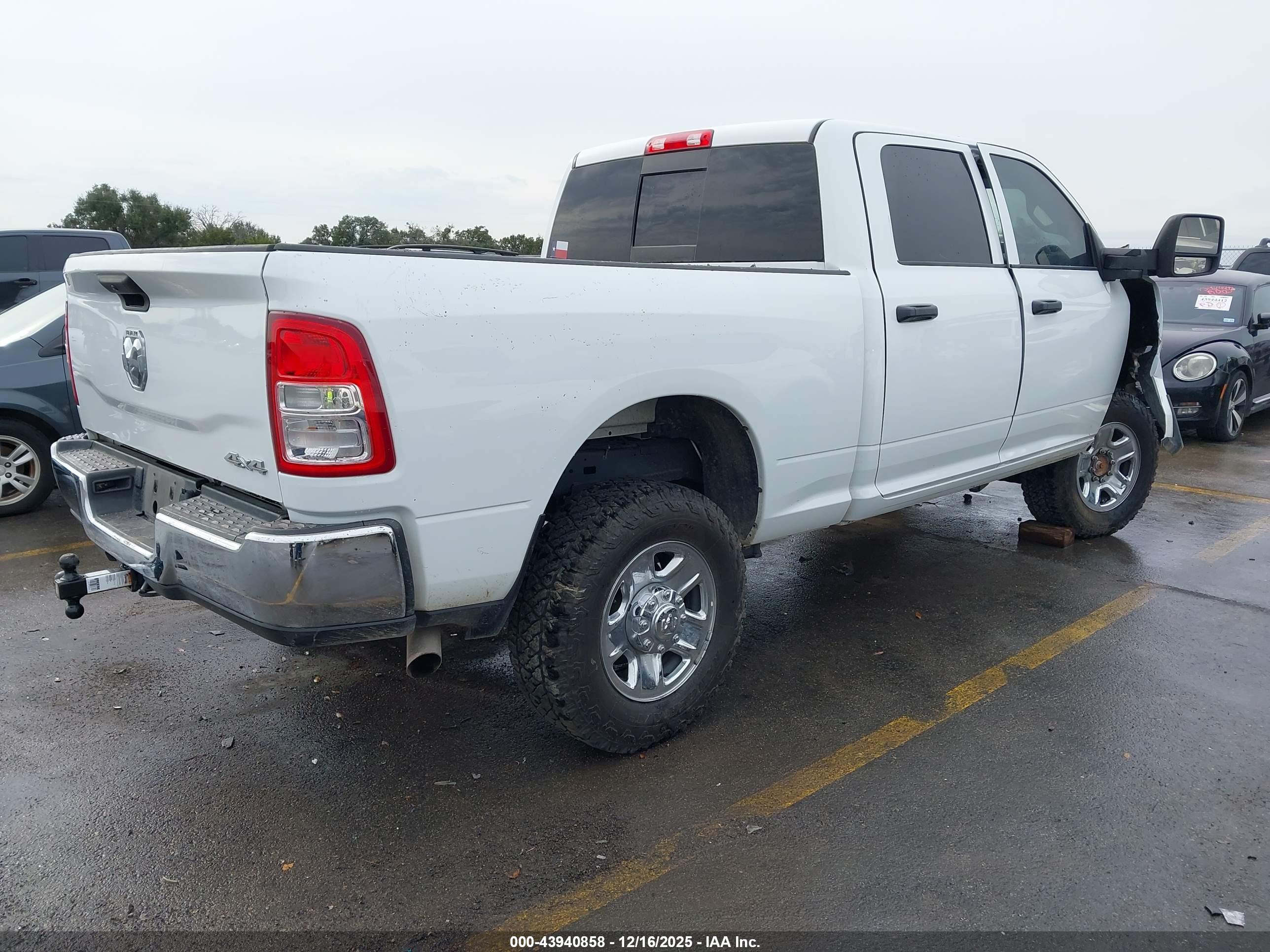 RAM 2500 image 4