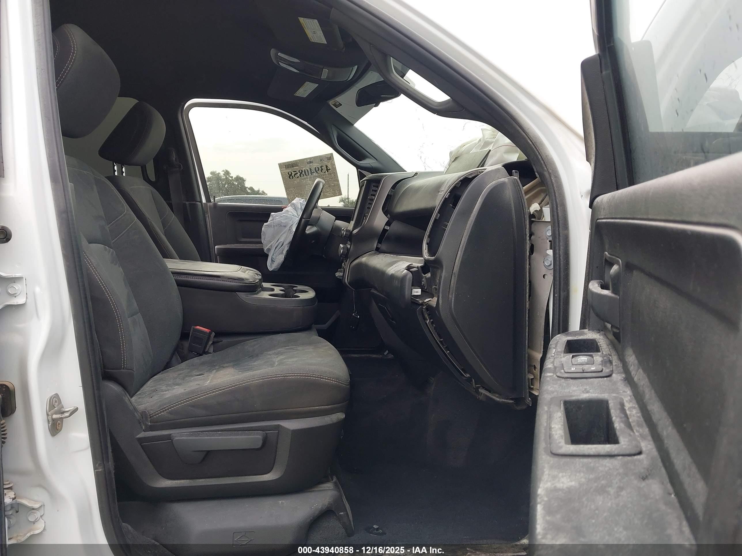 RAM 2500 image 5
