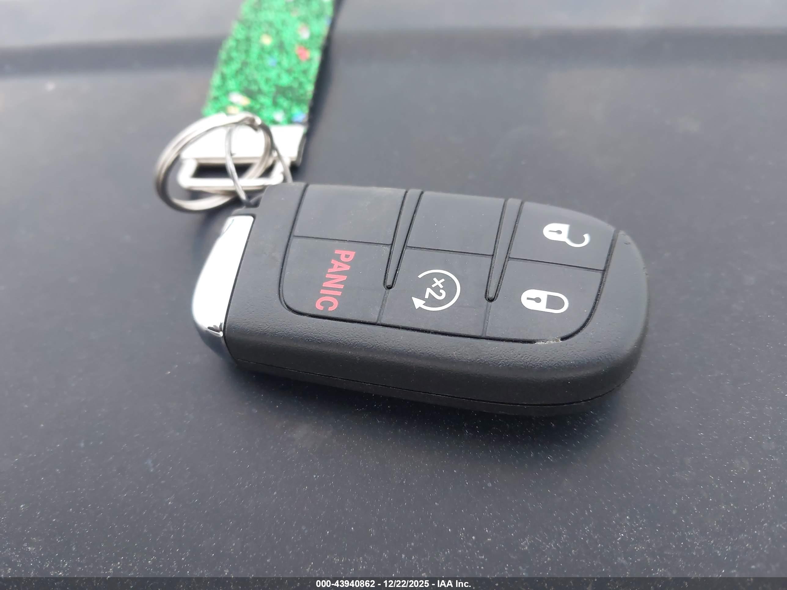 JEEP RENEGADE image 11