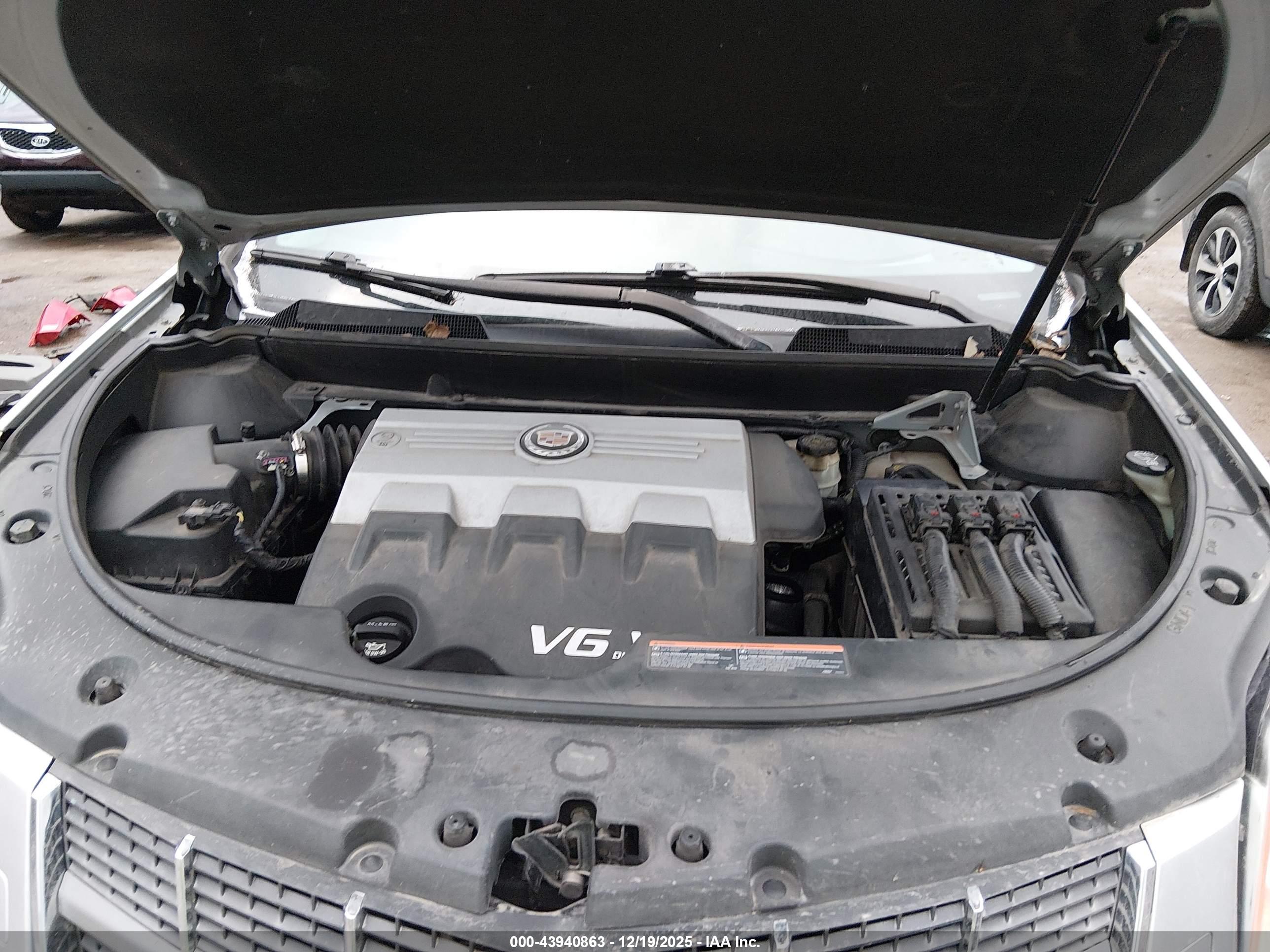 CADILLAC SRX image 10