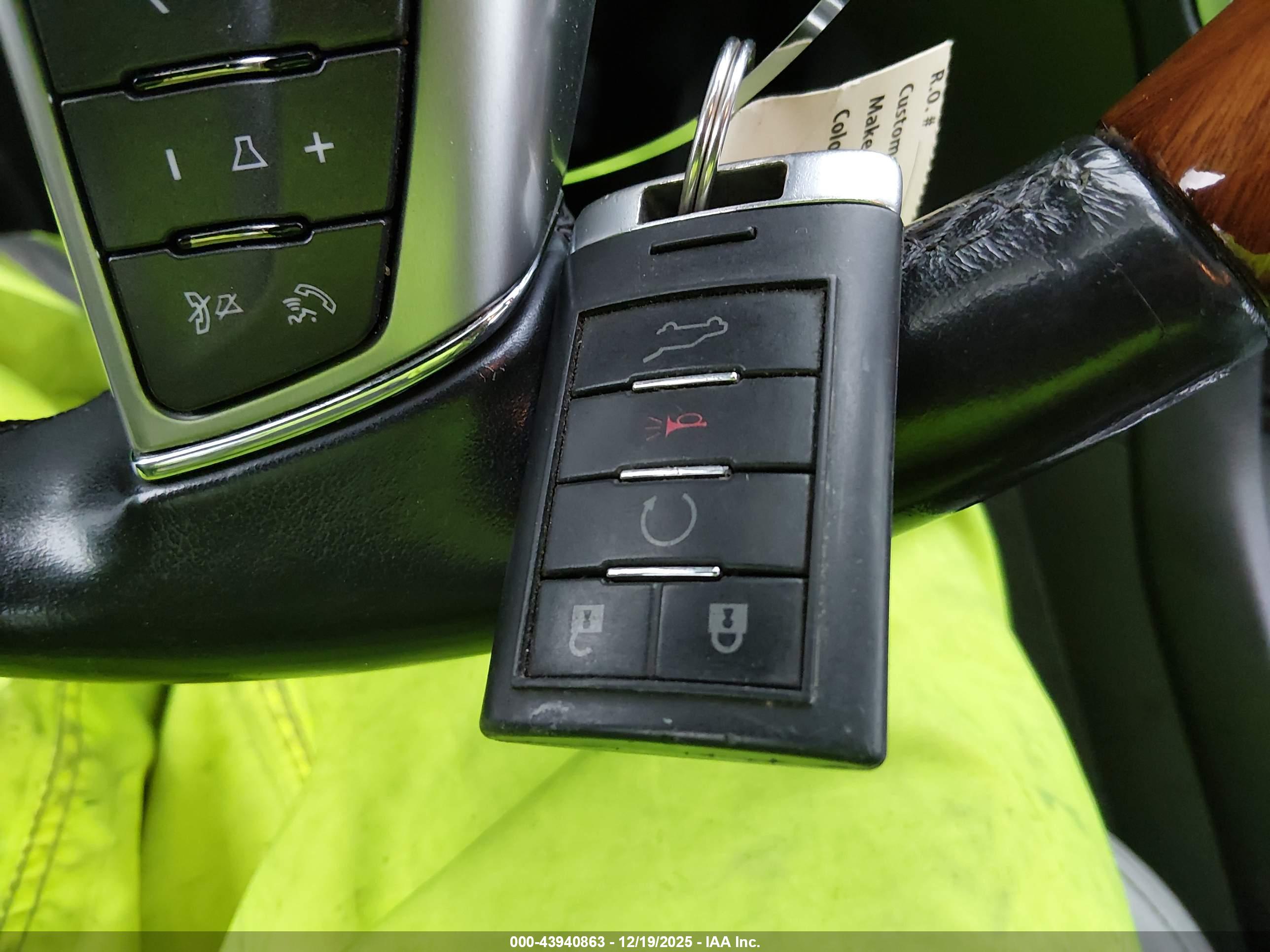 CADILLAC SRX image 11