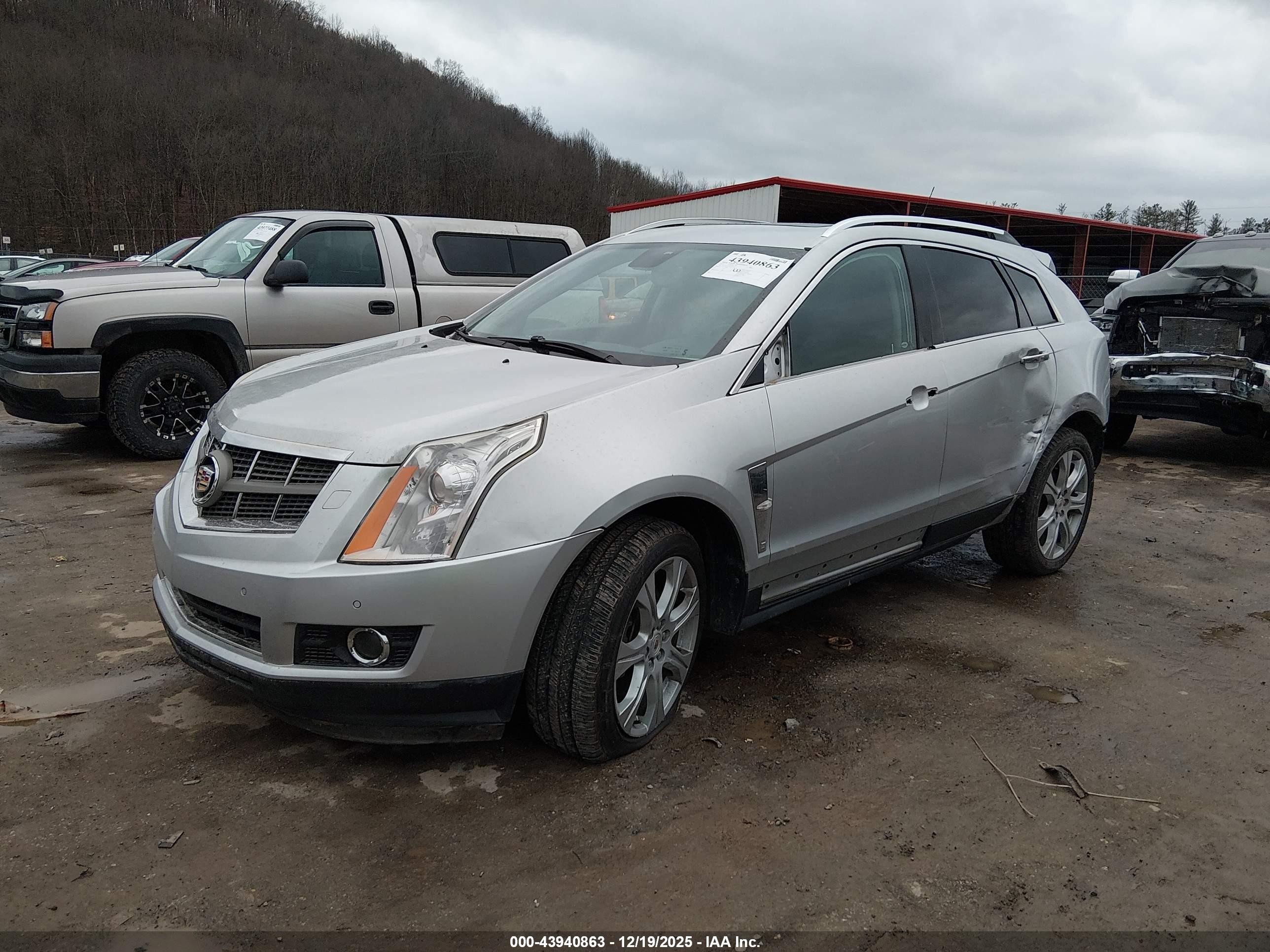 CADILLAC SRX image 2