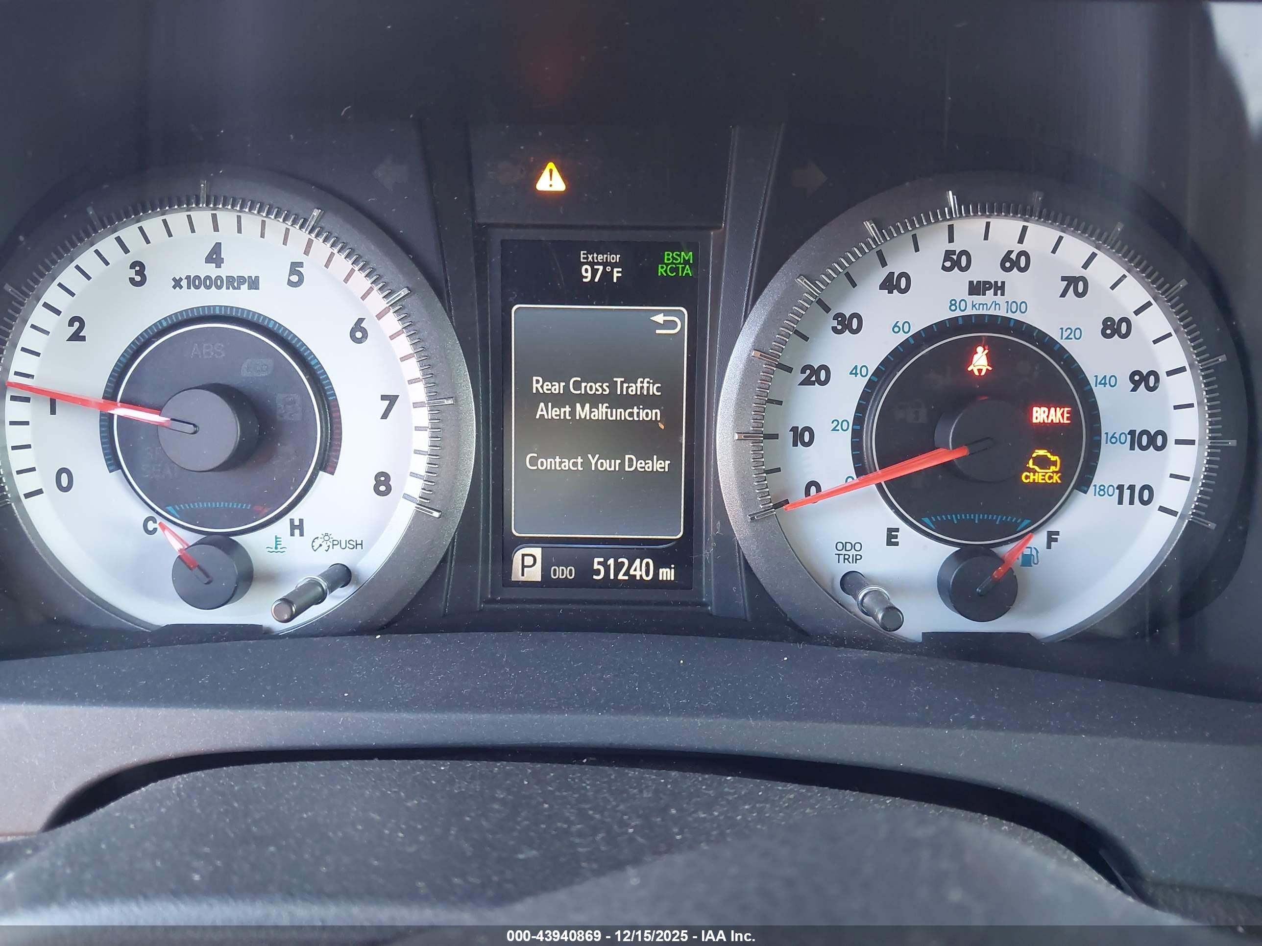 TOYOTA SIENNA image 7