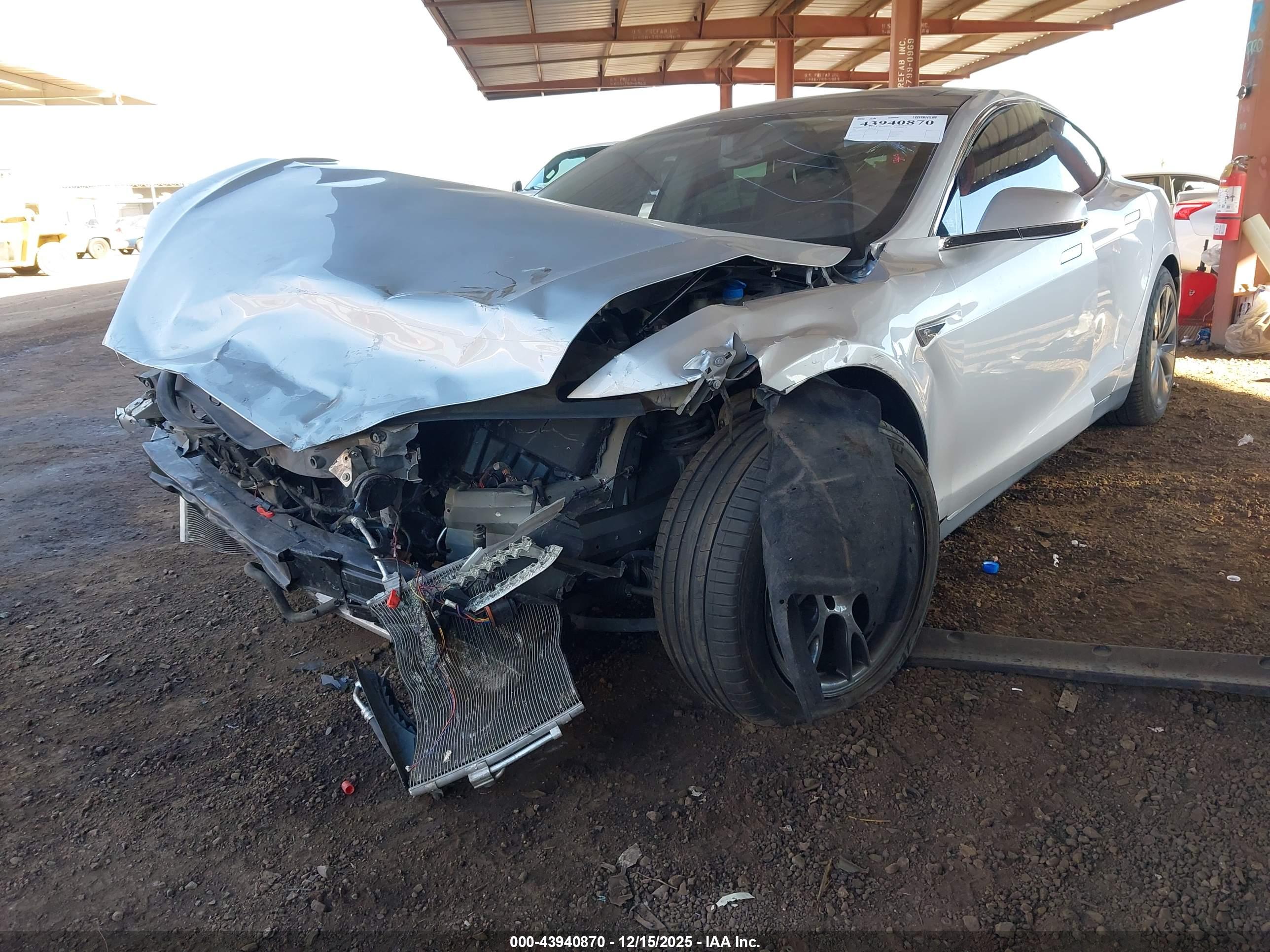 TESLA MODEL image 2