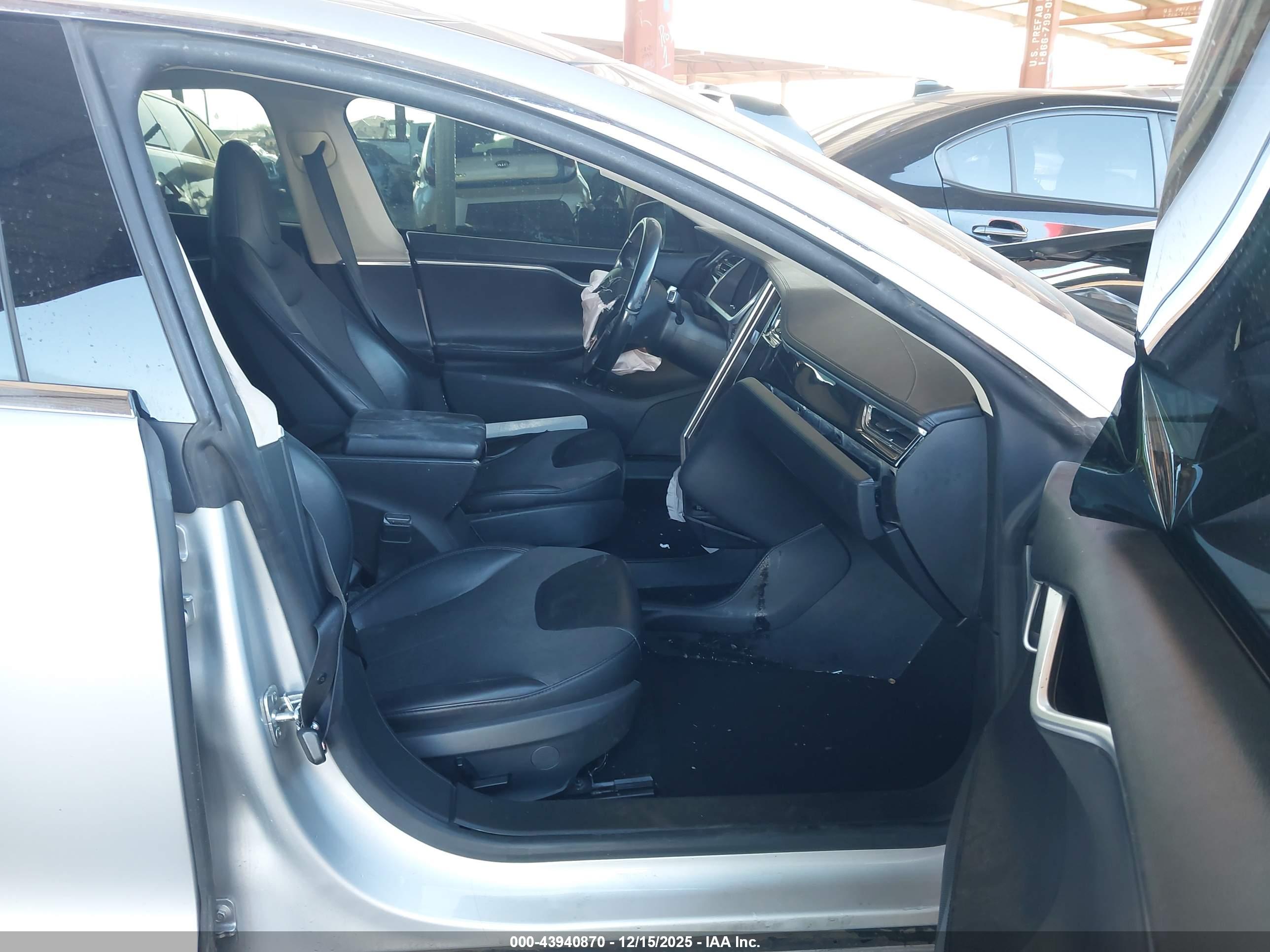 TESLA MODEL image 5