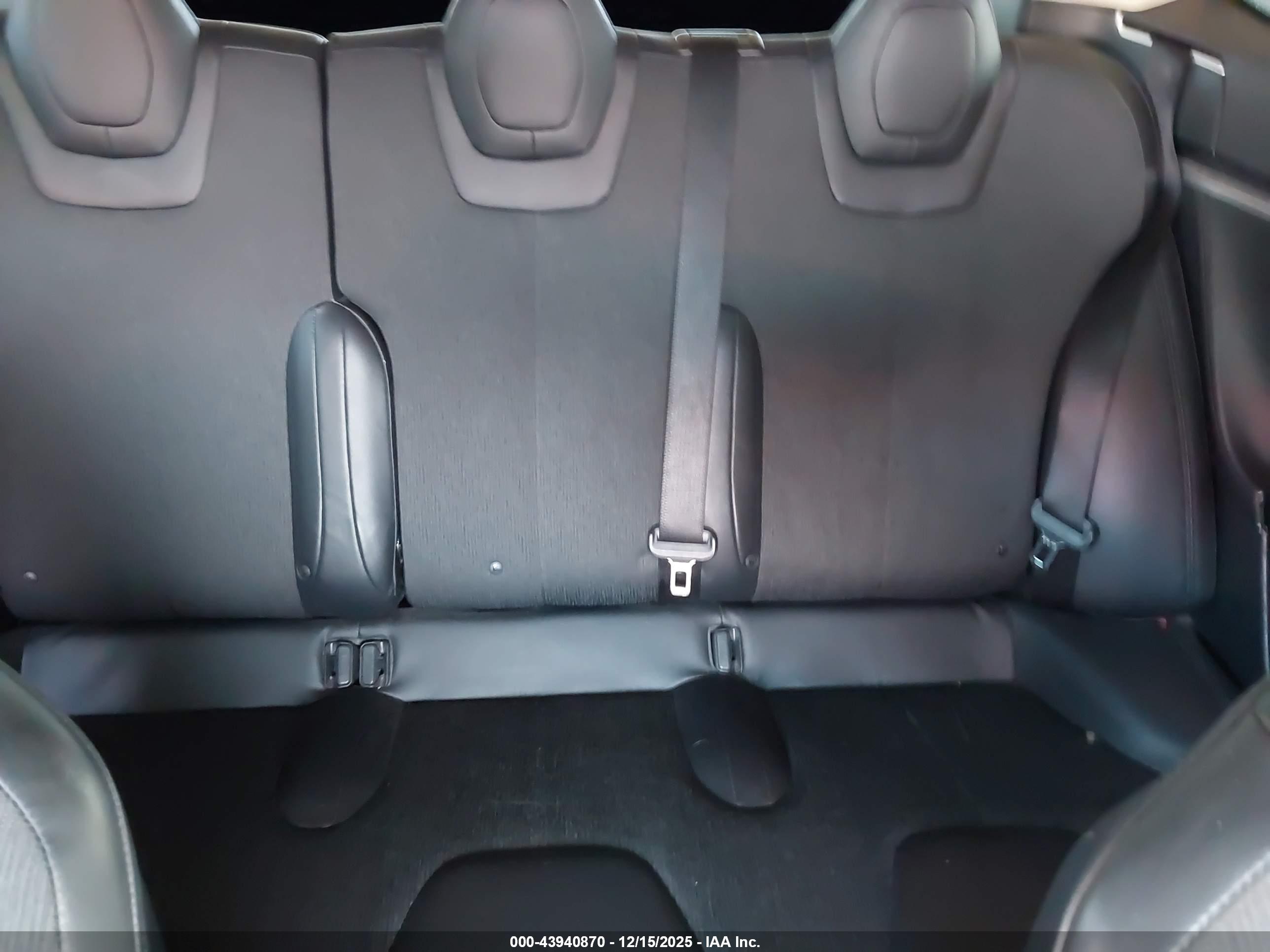 TESLA MODEL image 8