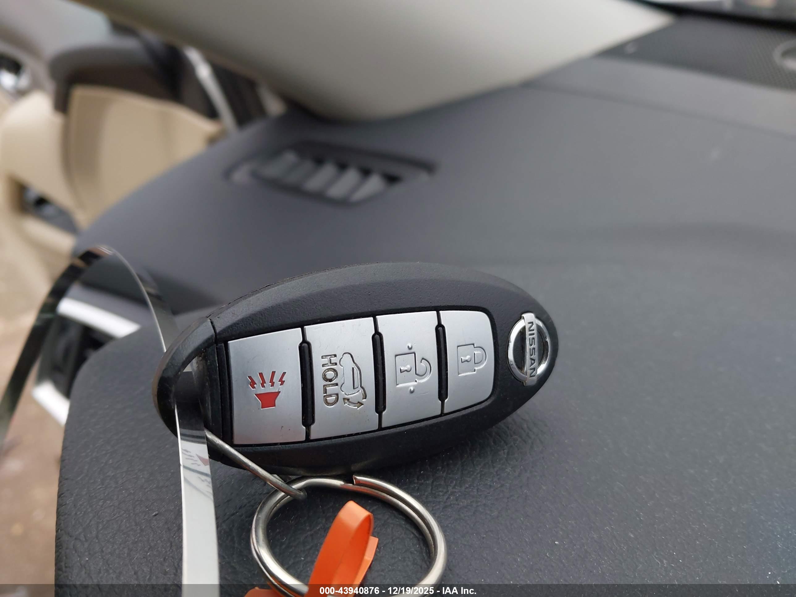 NISSAN ROGUE image 11