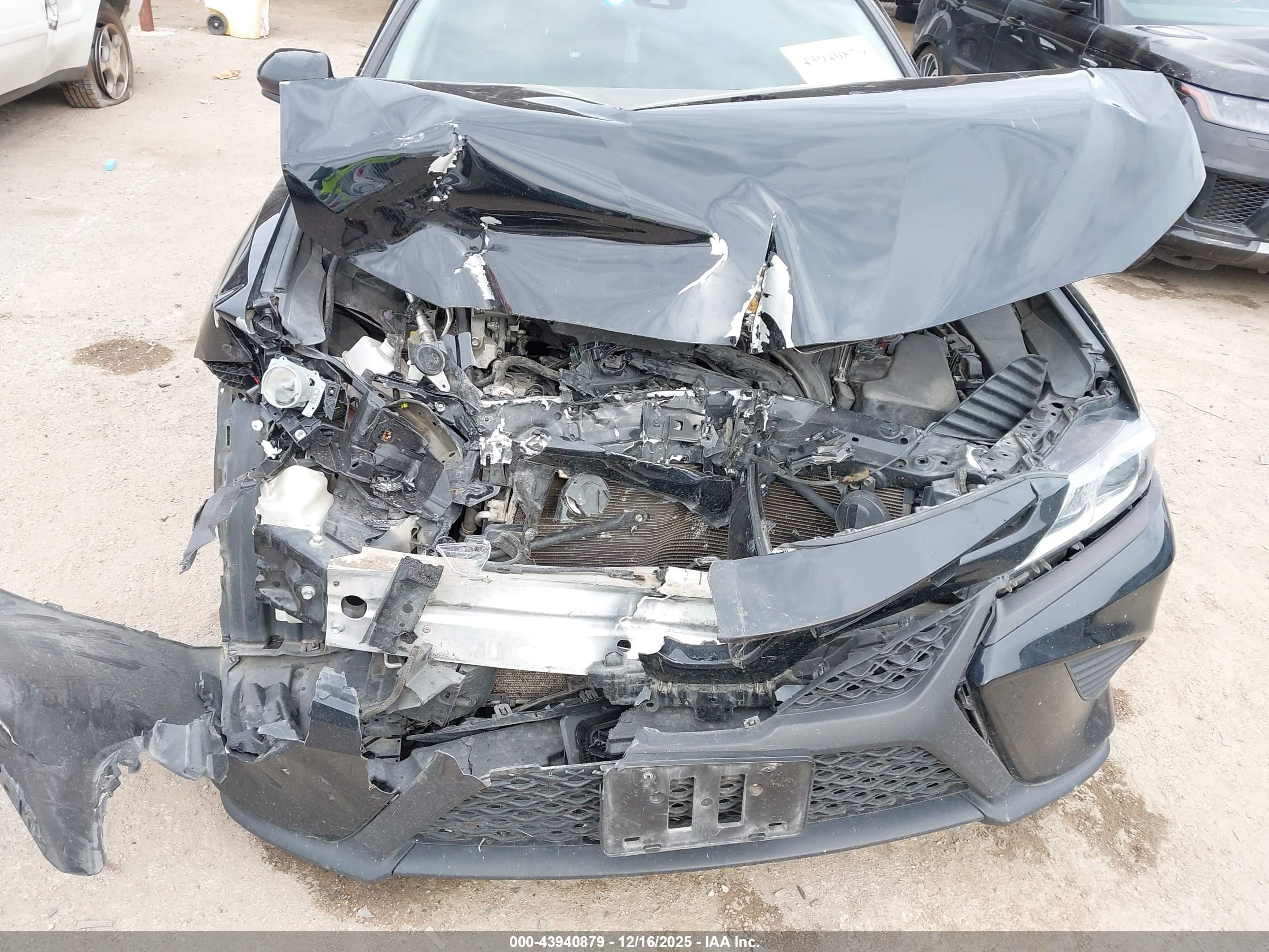 TOYOTA CAMRY image 6
