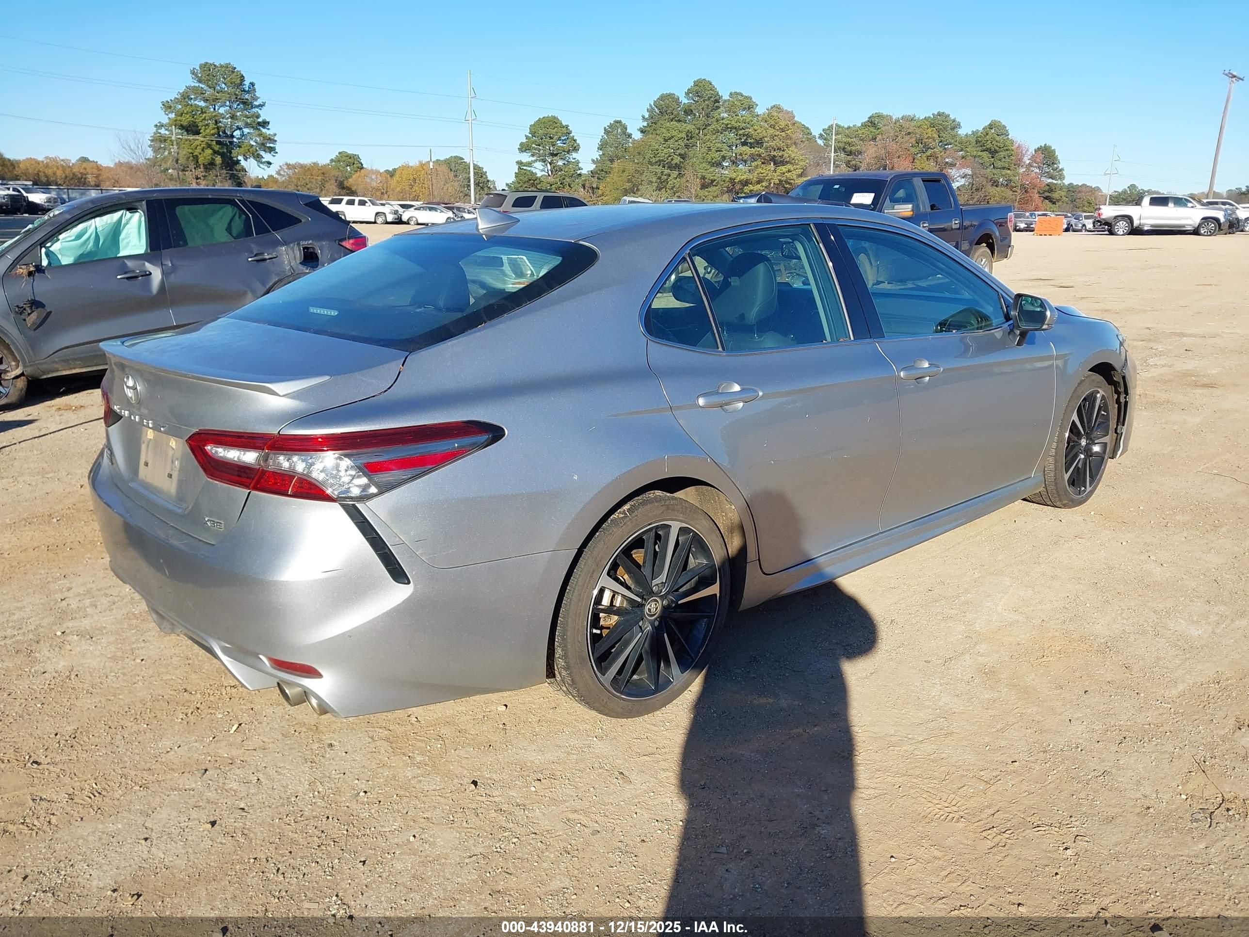 TOYOTA CAMRY image 4